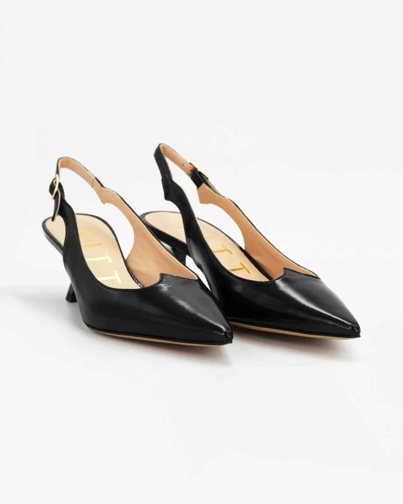 Shop Women's sling back kitten heel in calf leather nero (MP1928) or browse our range of men's Italian clothing and shoes in leather in-store at Aliverti Cape Town, or shop online. We deliver in South Africa & offer multiple payment plans as well as accept multiple safe & secure payment methods.