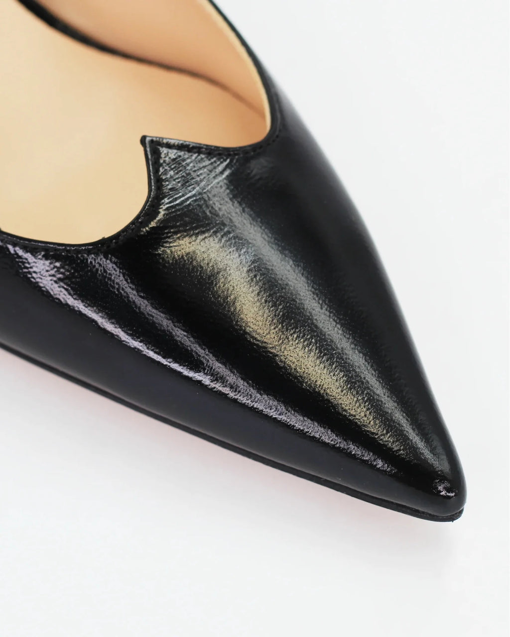 Shop Women's sling back kitten heel in calf leather nero (MP1928) or browse our range of men's Italian clothing and shoes in leather in-store at Aliverti Cape Town, or shop online. We deliver in South Africa & offer multiple payment plans as well as accept multiple safe & secure payment methods.