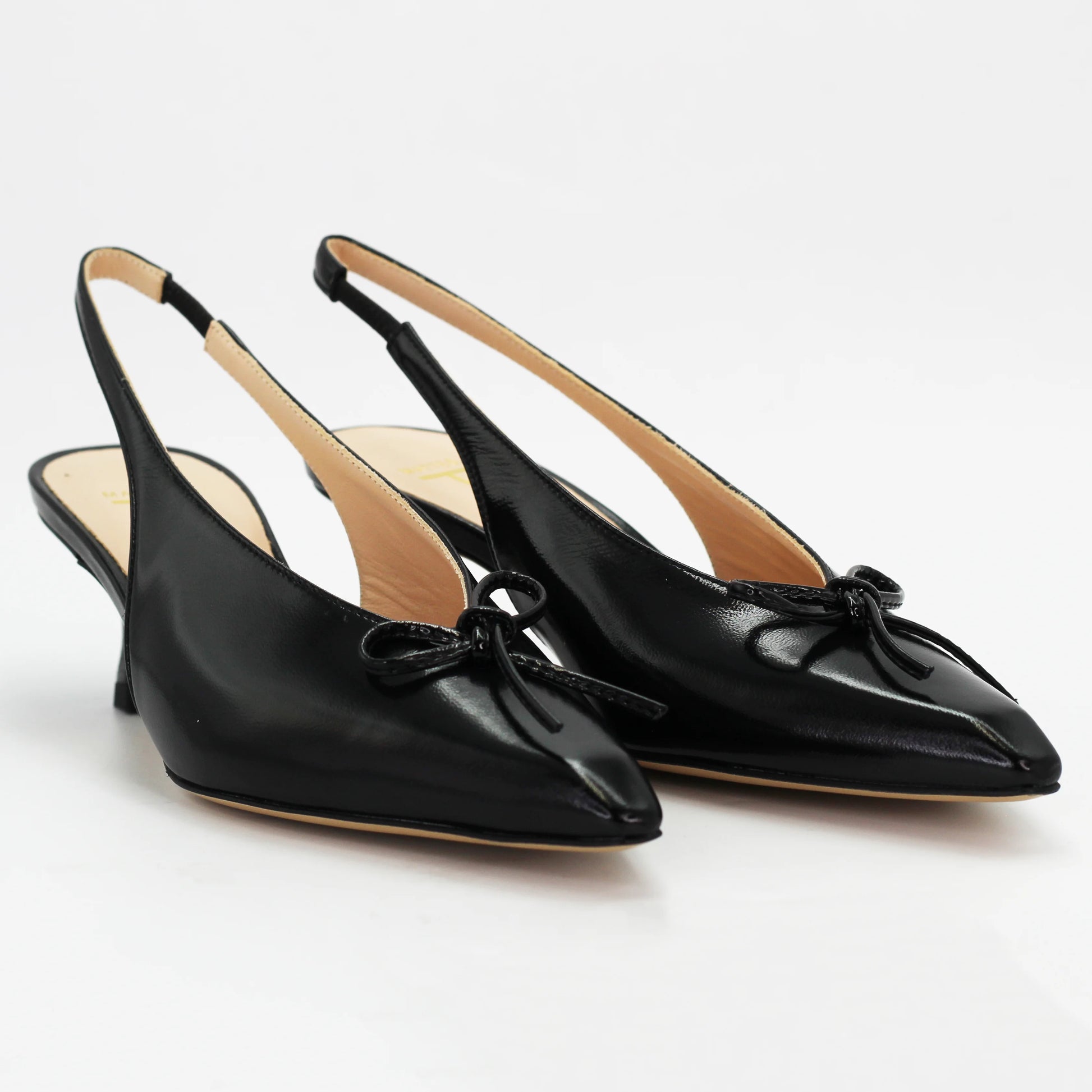 Shop Women's slingback with bow in calf leather nero (MP1135) or browse our range of men's Italian clothing and shoes in leather in-store at Aliverti Cape Town, or shop online. We deliver in South Africa & offer multiple payment plans as well as accept multiple safe & secure payment methods.