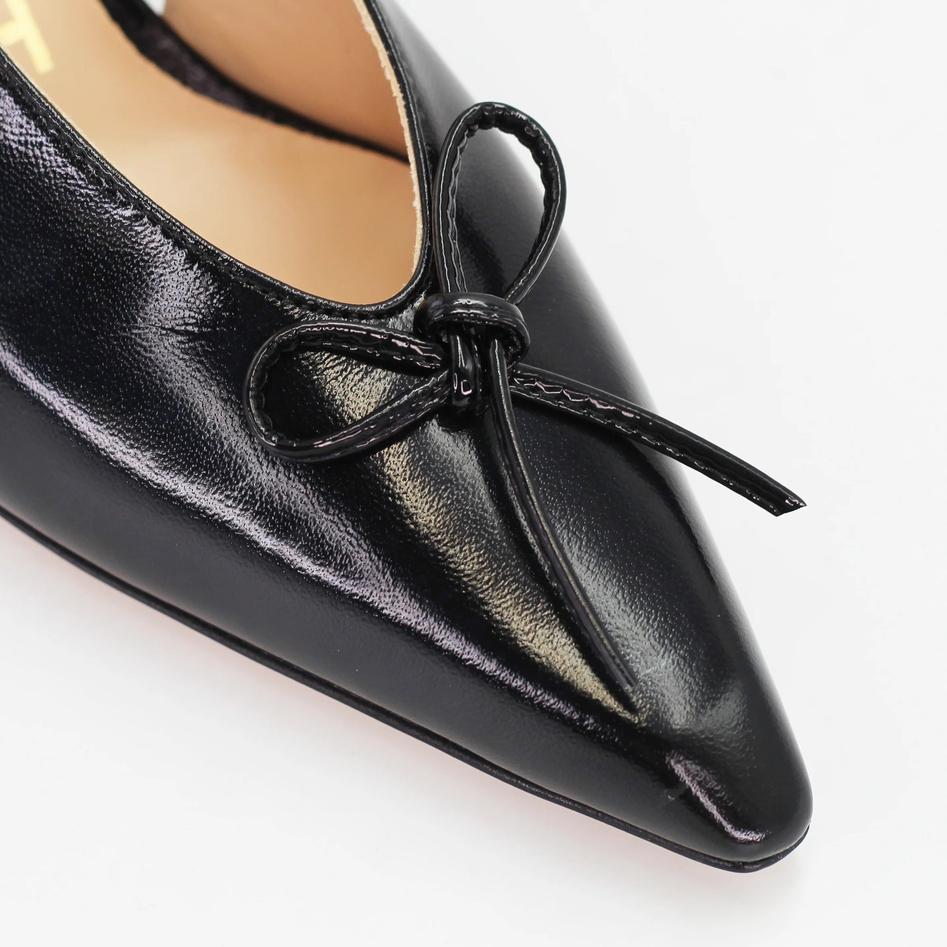 Shop Women's slingback with bow in calf leather nero (MP1135) or browse our range of men's Italian clothing and shoes in leather in-store at Aliverti Cape Town, or shop online. We deliver in South Africa & offer multiple payment plans as well as accept multiple safe & secure payment methods.