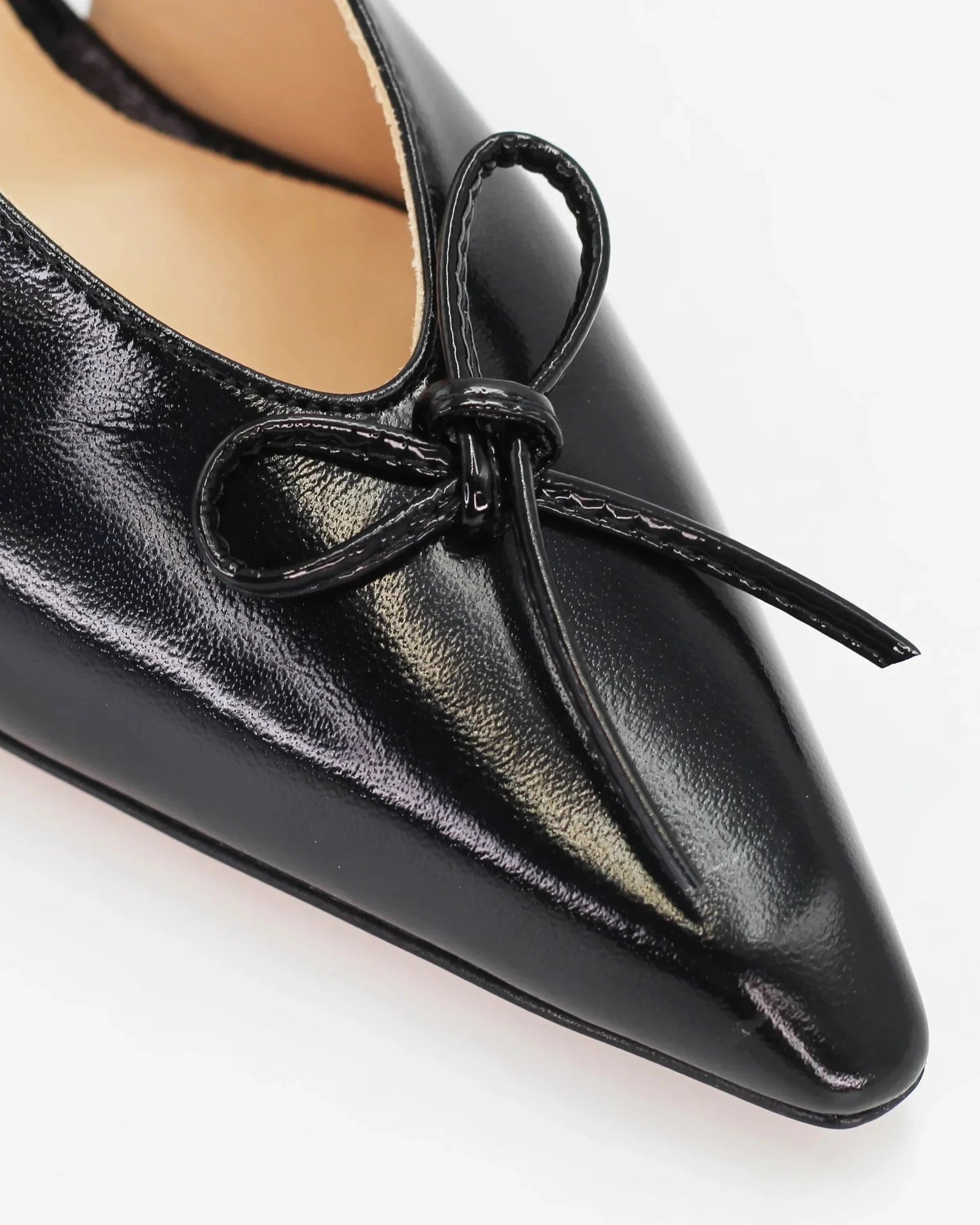 Shop Women's slingback with bow in calf leather nero (MP1135) or browse our range of men's Italian clothing and shoes in leather in-store at Aliverti Cape Town, or shop online. We deliver in South Africa & offer multiple payment plans as well as accept multiple safe & secure payment methods.