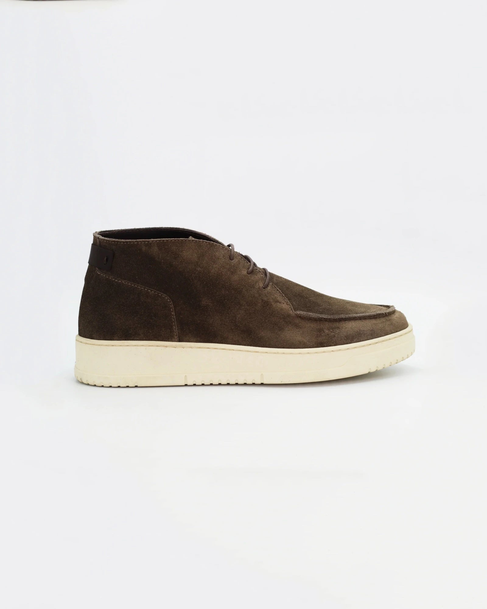 Shop Men's chukka style sneaker in calf leather suede foca (CORLN9100) or browse our range of men's Italian clothing and shoes in leather in-store at Aliverti Cape Town, or shop online. We deliver in South Africa & offer multiple payment plans as well as accept multiple safe & secure payment methods.