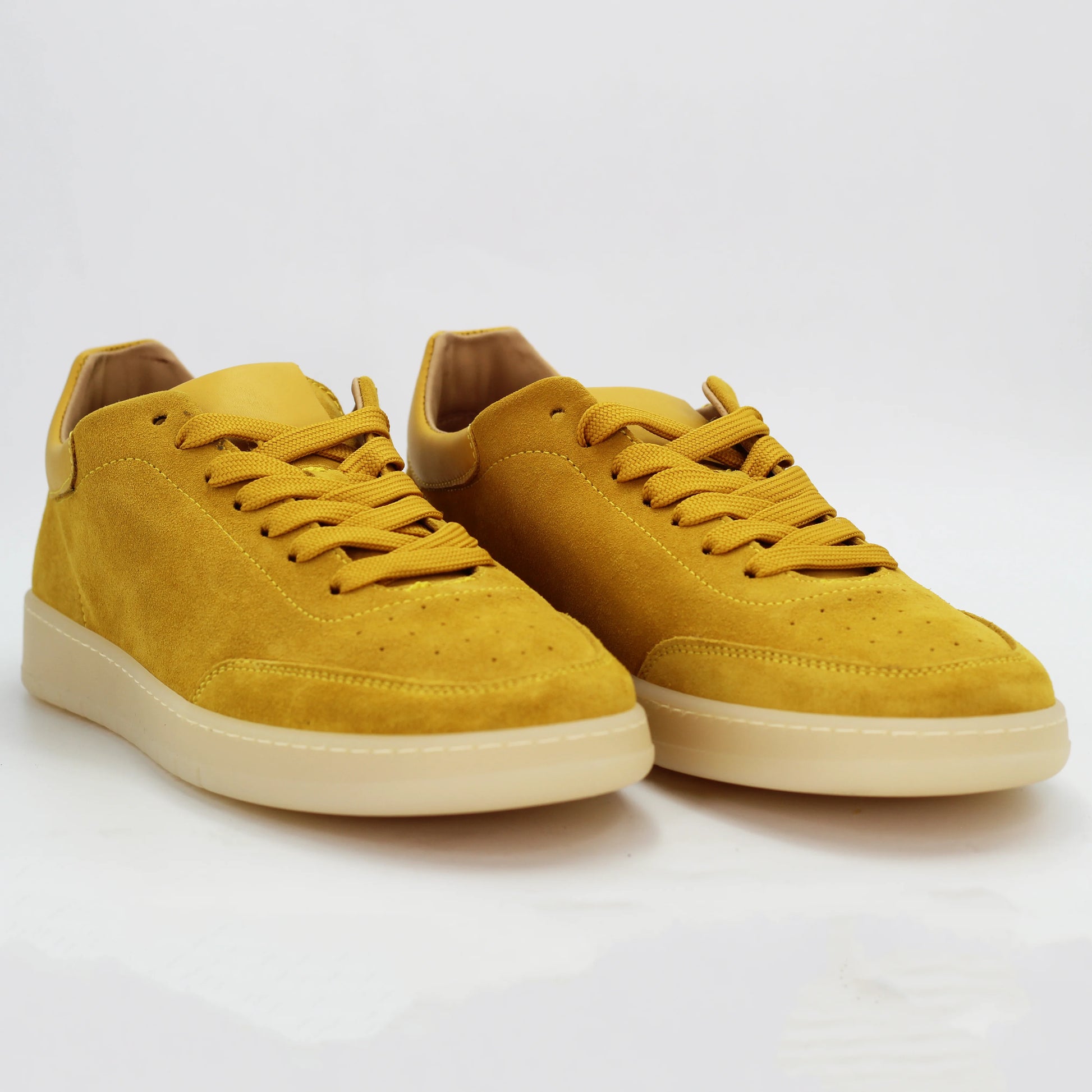 Shop Men's sneaker in calf leather ochra (CORFABIOOCH) or browse our range of men's Italian clothing and shoes in leather in-store at Aliverti Cape Town, or shop online. We deliver in South Africa & offer multiple payment plans as well as accept multiple safe & secure payment methods.
