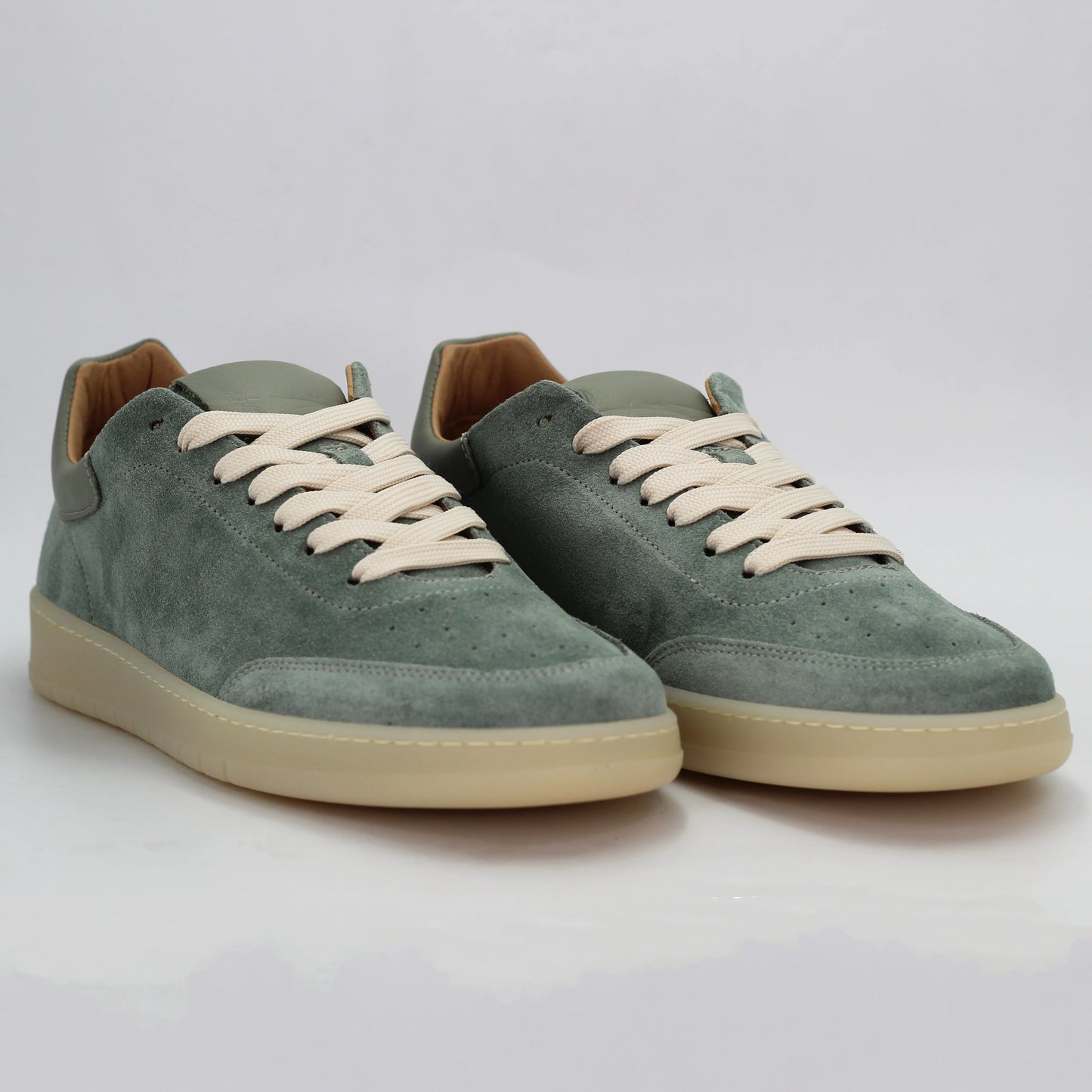 Shop Men's sneaker in calf leather menta (CORFABIOMEN) or browse our range of men's Italian clothing and shoes in leather in-store at Aliverti Cape Town, or shop online. We deliver in South Africa & offer multiple payment plans as well as accept multiple safe & secure payment methods.