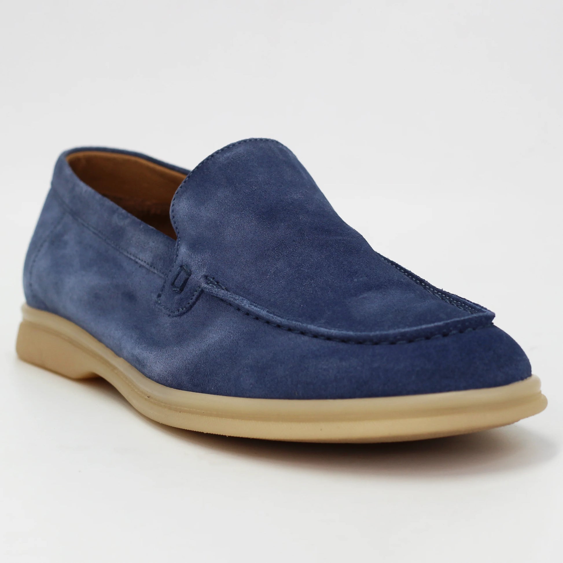 Shop Men's mocassin in calf leather suede blu (ELITE10) or browse our range of men's Italian clothing and shoes in leather in-store at Aliverti Cape Town, or shop online. We deliver in South Africa & offer multiple payment plans as well as accept multiple safe & secure payment methods.
