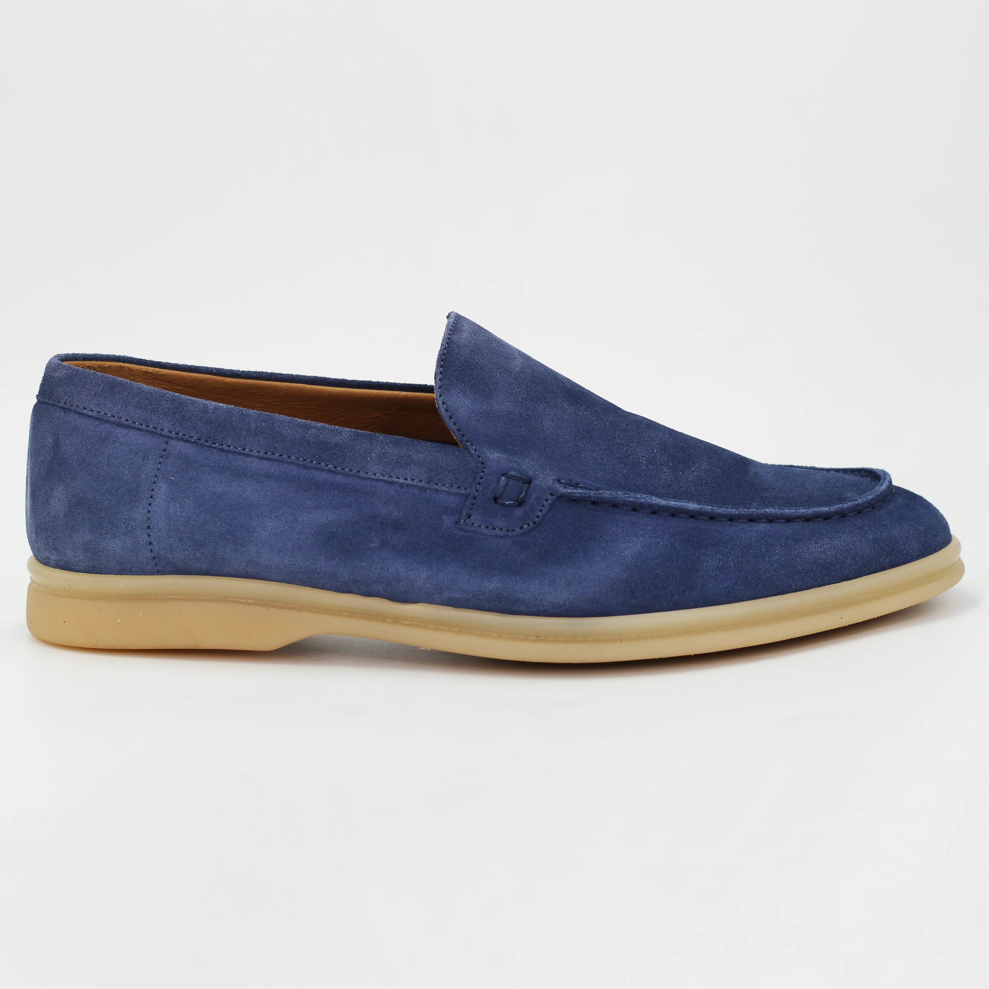 Shop Men's mocassin in calf leather suede blu (ELITE10) or browse our range of men's Italian clothing and shoes in leather in-store at Aliverti Cape Town, or shop online. We deliver in South Africa & offer multiple payment plans as well as accept multiple safe & secure payment methods.