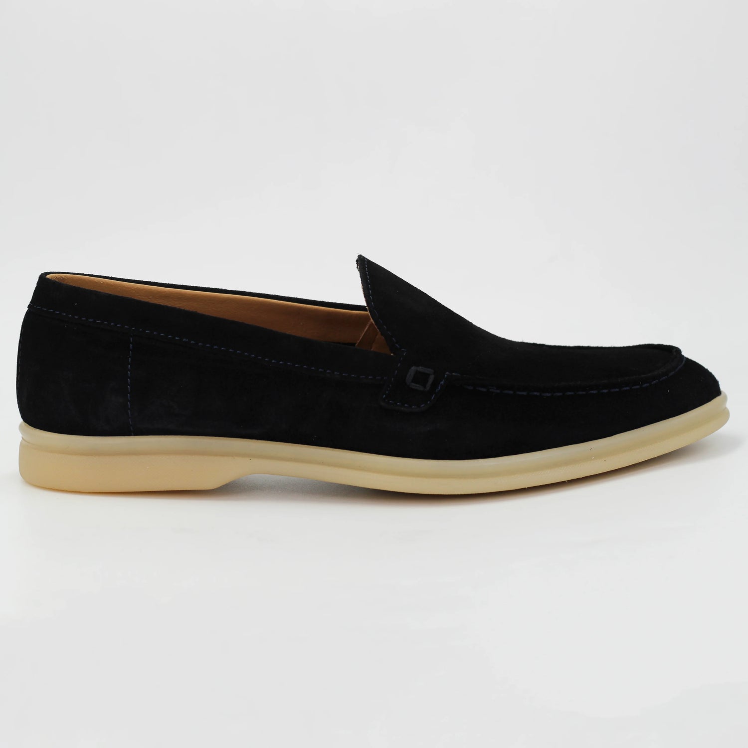 Shop Men's mocassin in calf leather suede navy blu (ELIDE10) or browse our range of men's Italian clothing and shoes in leather in-store at Aliverti Cape Town, or shop online. We deliver in South Africa & offer multiple payment plans as well as accept multiple safe & secure payment methods.