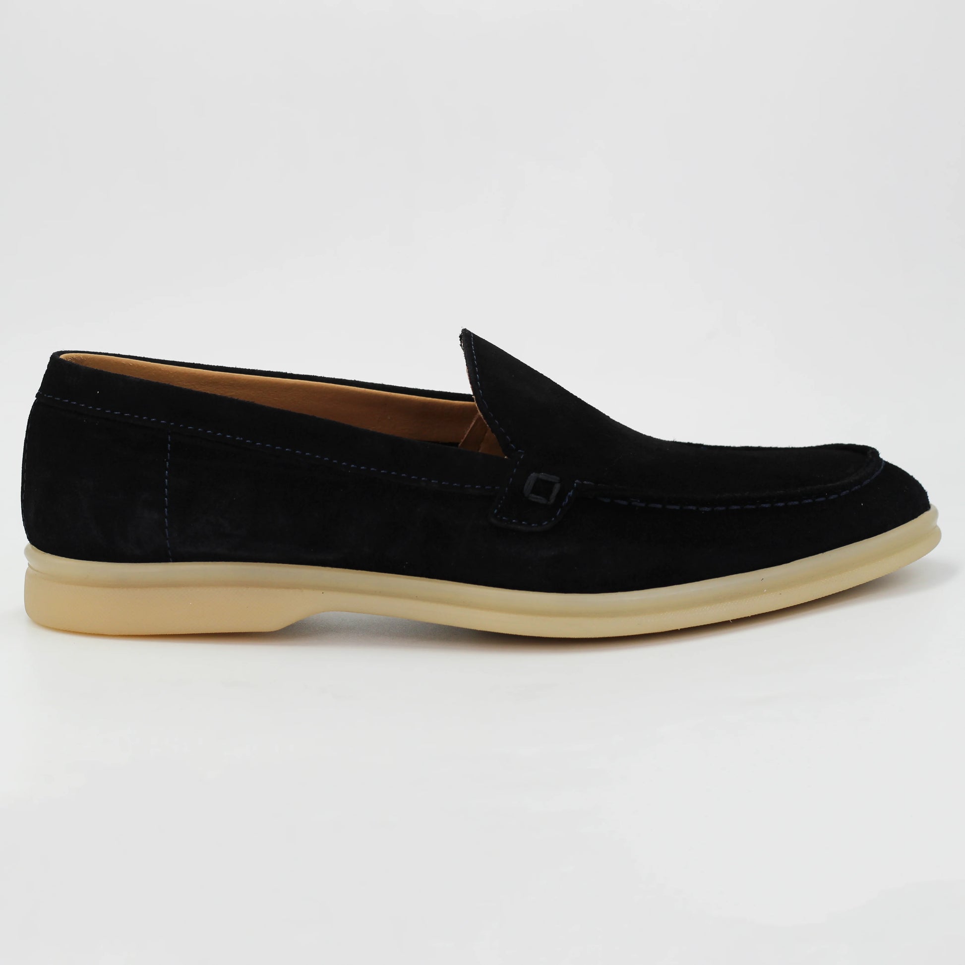 Shop Men's mocassin in calf leather suede navy blu (ELIDE10) or browse our range of men's Italian clothing and shoes in leather in-store at Aliverti Cape Town, or shop online. We deliver in South Africa & offer multiple payment plans as well as accept multiple safe & secure payment methods.