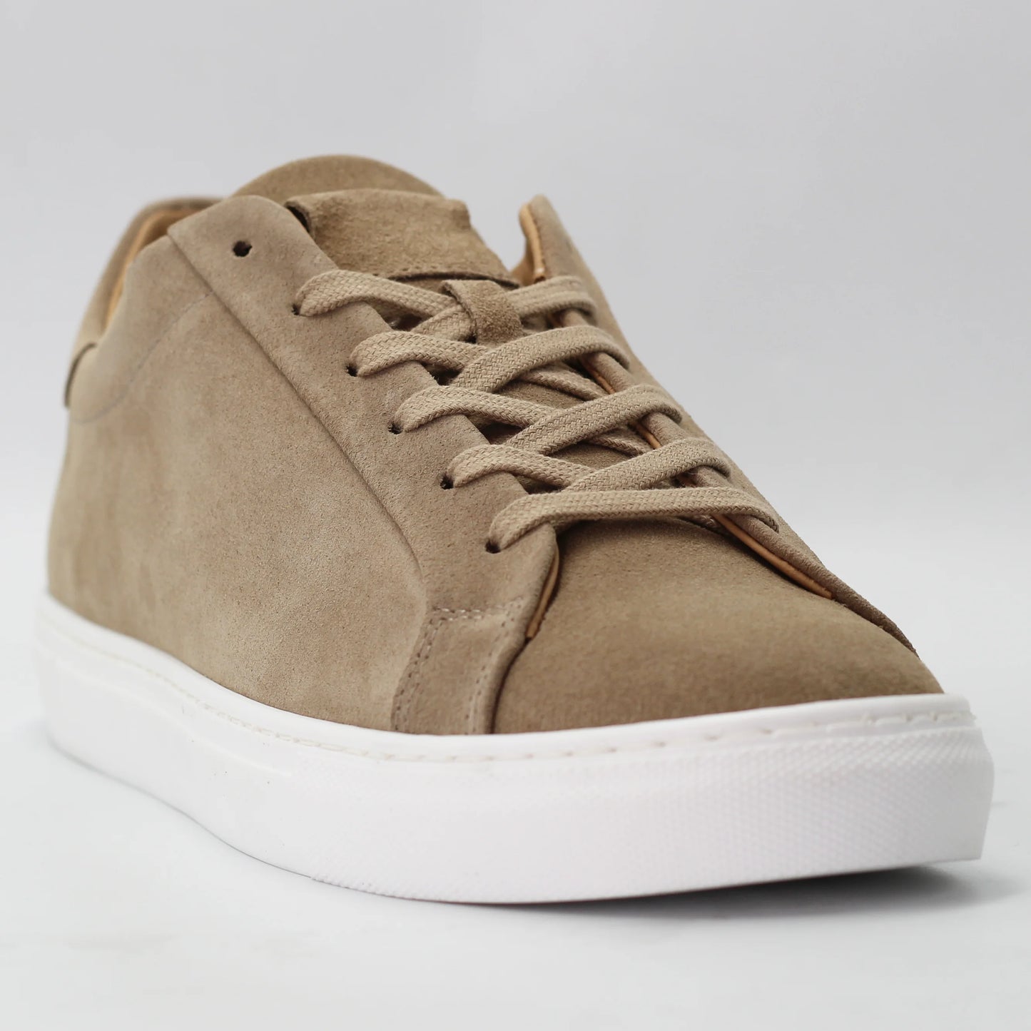 Shop Men's sneaker in calf leather suede sabia (COR132) or browse our range of men's Italian clothing and shoes in leather in-store at Aliverti Cape Town, or shop online. We deliver in South Africa & offer multiple payment plans as well as accept multiple safe & secure payment methods.