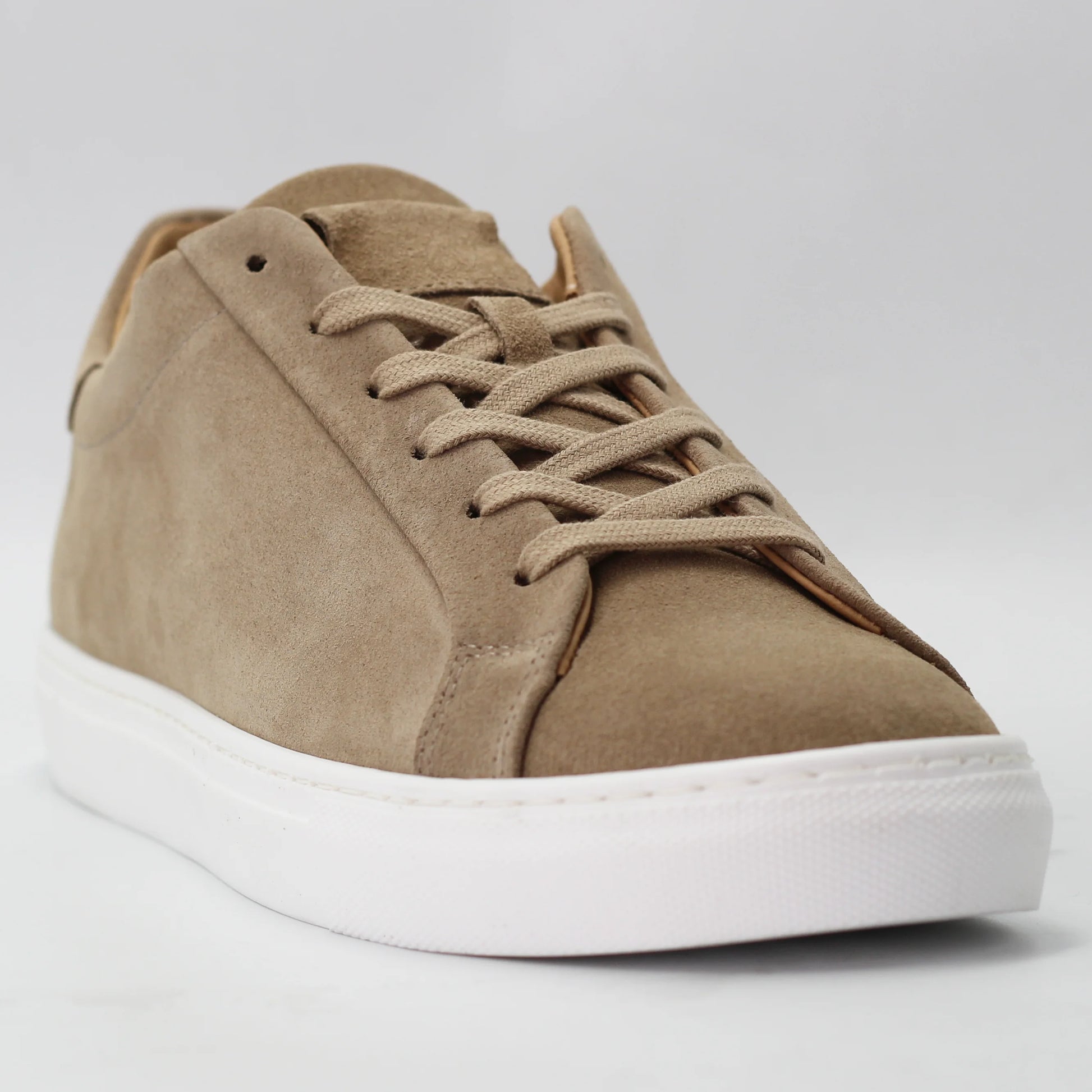 Shop Men's sneaker in calf leather suede sabia (COR132) or browse our range of men's Italian clothing and shoes in leather in-store at Aliverti Cape Town, or shop online. We deliver in South Africa & offer multiple payment plans as well as accept multiple safe & secure payment methods.