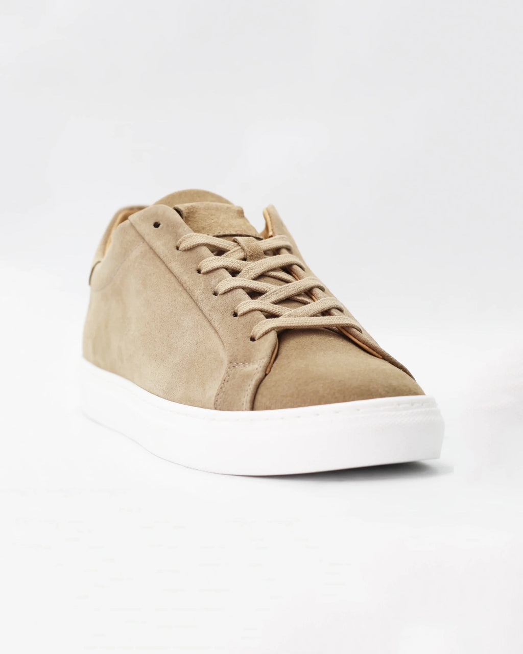 Shop Men's sneaker in calf leather suede sabbia (COR132) or browse our range of men's Italian clothing and shoes in leather in-store at Aliverti Cape Town, or shop online. We deliver in South Africa & offer multiple payment plans as well as accept multiple safe & secure payment methods.