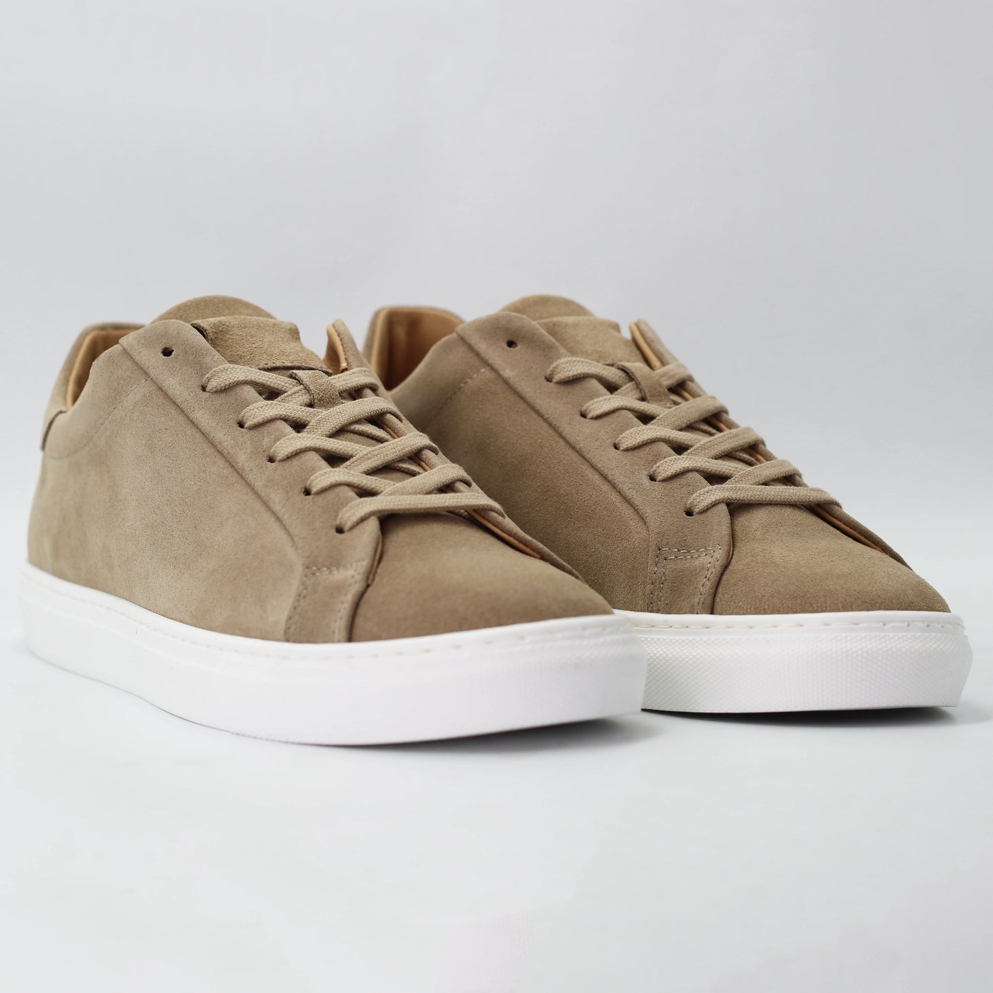 Shop Men's sneaker in calf leather suede sabia (COR132) or browse our range of men's Italian clothing and shoes in leather in-store at Aliverti Cape Town, or shop online. We deliver in South Africa & offer multiple payment plans as well as accept multiple safe & secure payment methods.