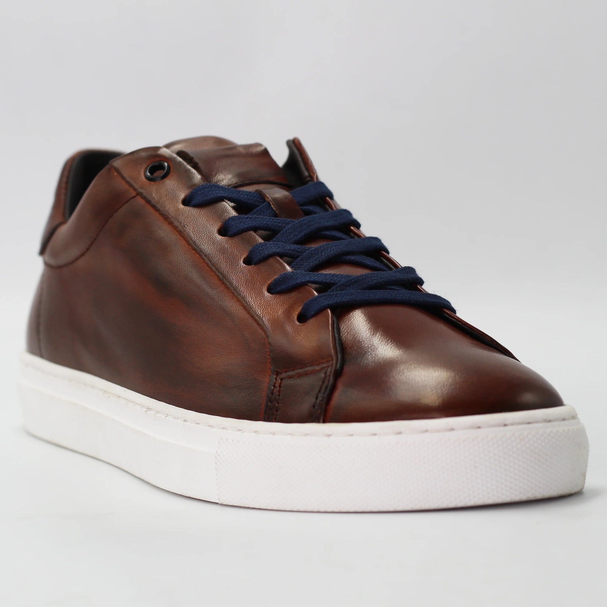 Shop Men's sneaker in calf leather cuoio (COR132) or browse our range of men's Italian clothing and shoes in leather in-store at Aliverti Cape Town, or shop online. We deliver in South Africa & offer multiple payment plans as well as accept multiple safe & secure payment methods.