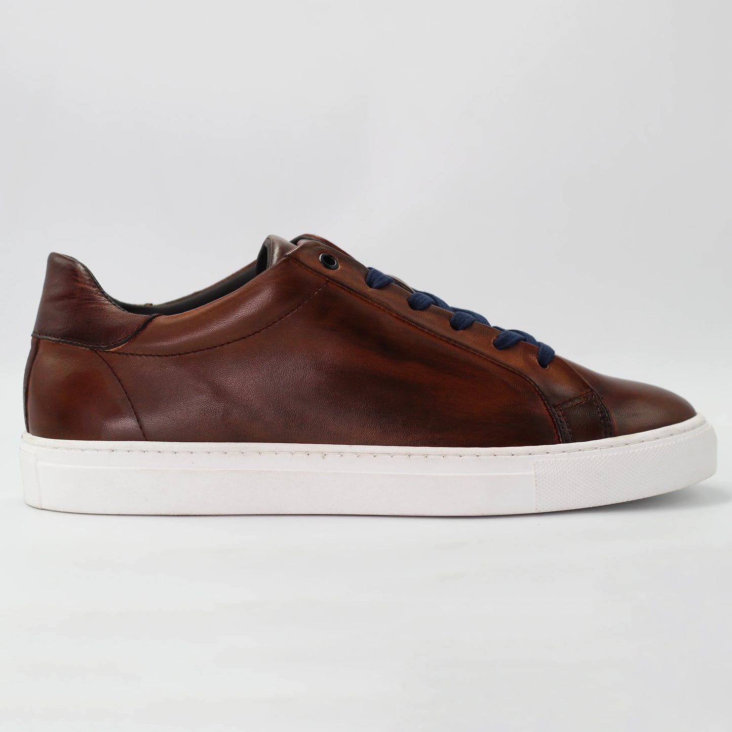 Shop Men's sneaker in calf leather cuoio (COR132) or browse our range of men's Italian clothing and shoes in leather in-store at Aliverti Cape Town, or shop online. We deliver in South Africa & offer multiple payment plans as well as accept multiple safe & secure payment methods.
