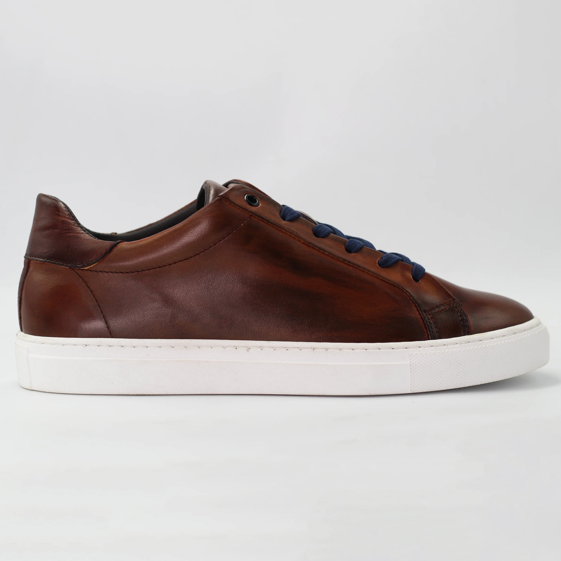 Shop Men's sneaker in calf leather cuoio (COR132) or browse our range of men's Italian clothing and shoes in leather in-store at Aliverti Cape Town, or shop online. We deliver in South Africa & offer multiple payment plans as well as accept multiple safe & secure payment methods.