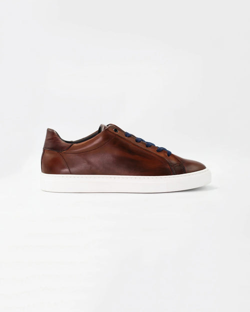 Shop Men's sneaker in calf leather cuoio (COR132) or browse our range of men's Italian clothing and shoes in leather in-store at Aliverti Cape Town, or shop online. We deliver in South Africa & offer multiple payment plans as well as accept multiple safe & secure payment methods.