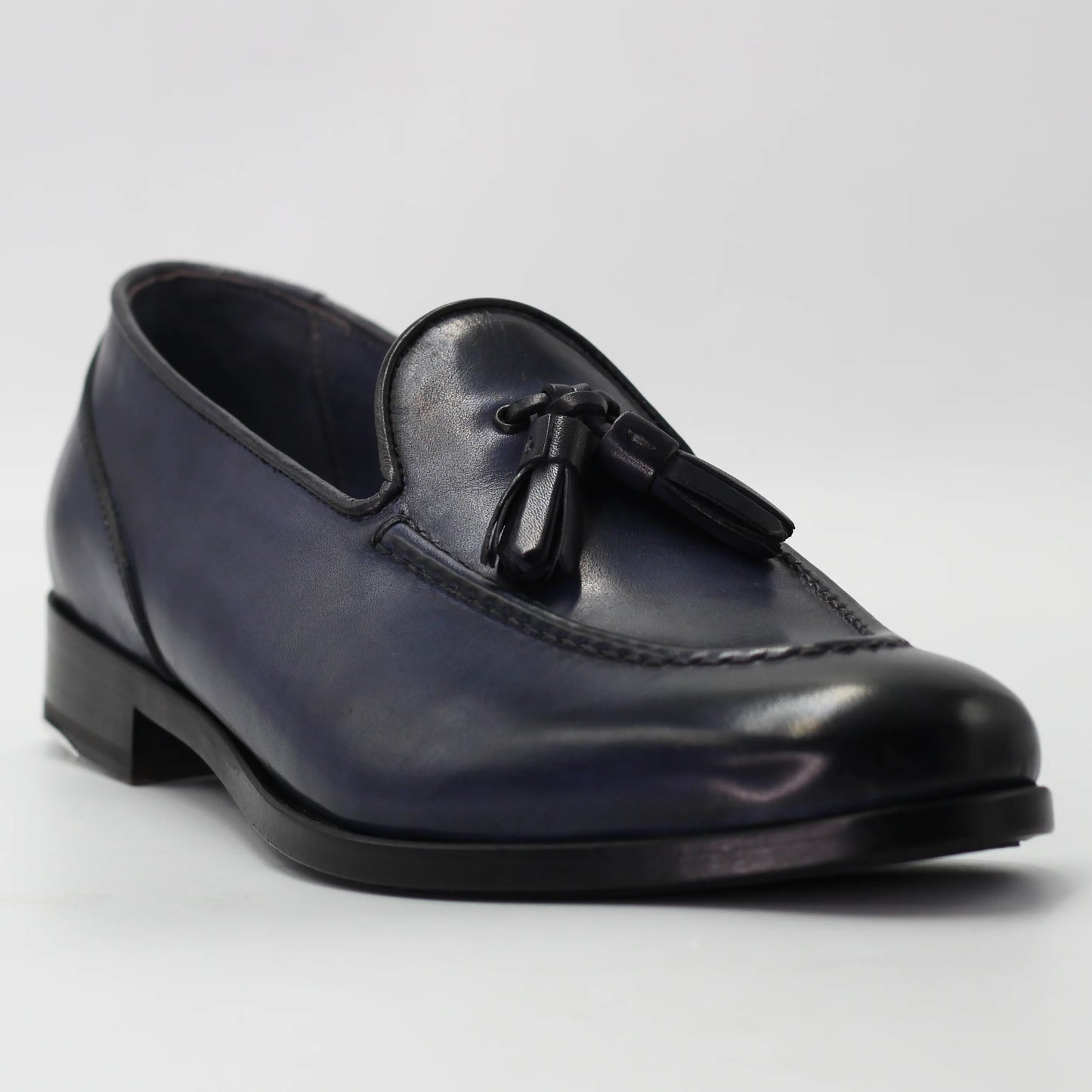 Shop Women's moccasin in calf leather azzurro (BRD10687) or browse our range of men's Italian clothing and shoes in leather in-store at Aliverti Cape Town, or shop online. We deliver in South Africa & offer multiple payment plans as well as accept multiple safe & secure payment methods.