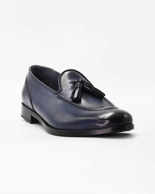 Shop Women's moccasin in calf leather azzurro (BRD10687) or browse our range of men's Italian clothing and shoes in leather in-store at Aliverti Cape Town, or shop online. We deliver in South Africa & offer multiple payment plans as well as accept multiple safe & secure payment methods.
