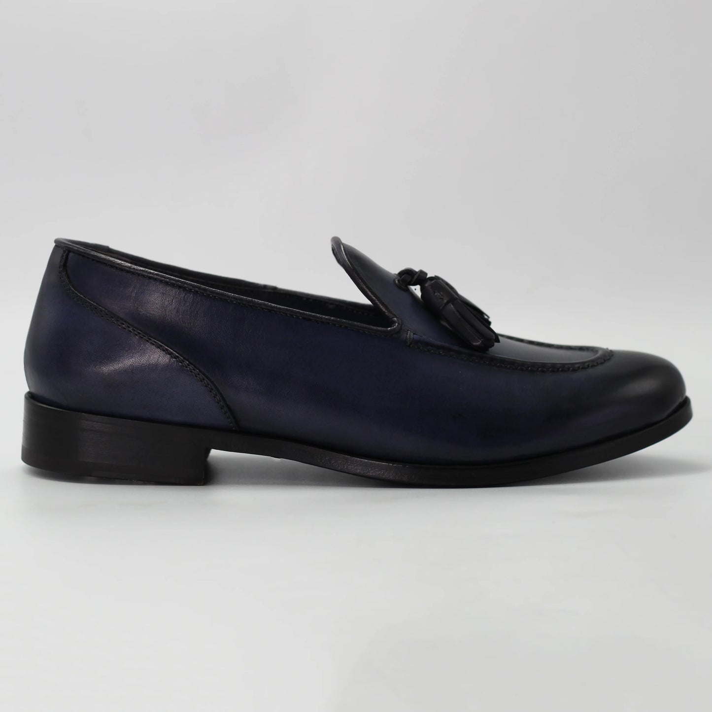 Shop Women's moccasin in calf leather azzurro (BRD10687) or browse our range of men's Italian clothing and shoes in leather in-store at Aliverti Cape Town, or shop online. We deliver in South Africa & offer multiple payment plans as well as accept multiple safe & secure payment methods.