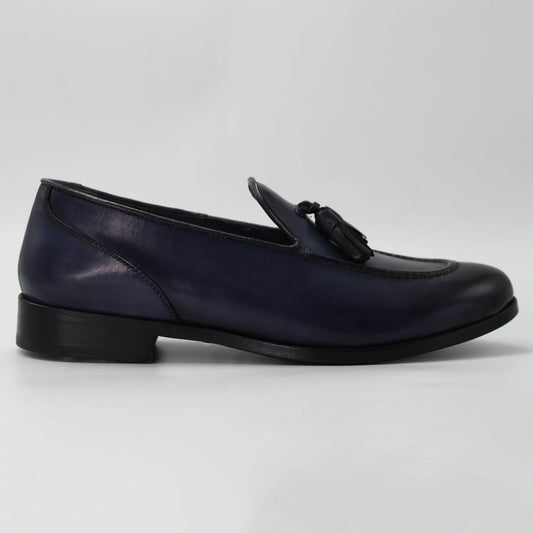 Shop Women's moccasin in calf leather azzurro (BRD10687) or browse our range of men's Italian clothing and shoes in leather in-store at Aliverti Cape Town, or shop online. We deliver in South Africa & offer multiple payment plans as well as accept multiple safe & secure payment methods.