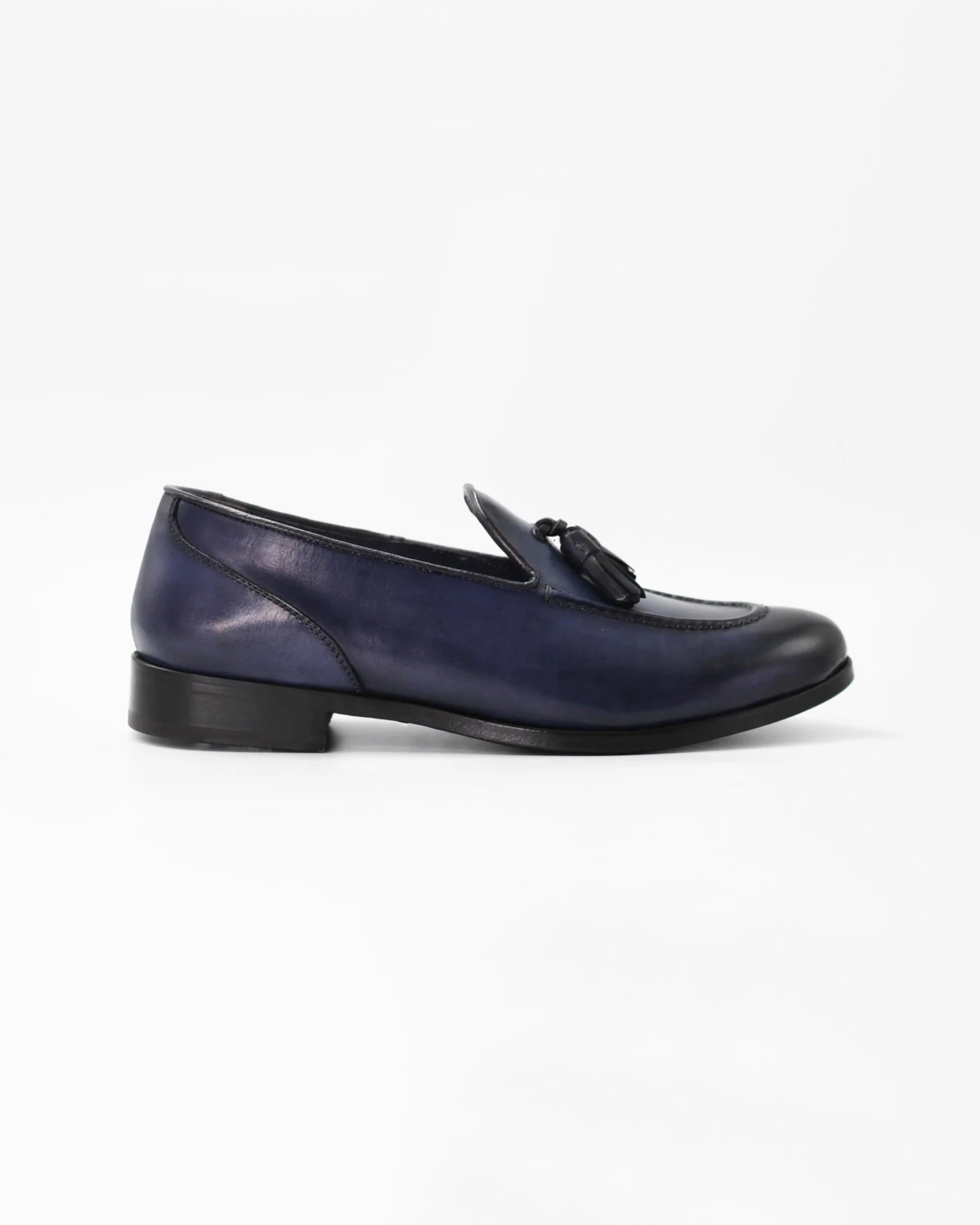Shop Women's moccasin in calf leather azzurro (BRD10687) or browse our range of men's Italian clothing and shoes in leather in-store at Aliverti Cape Town, or shop online. We deliver in South Africa & offer multiple payment plans as well as accept multiple safe & secure payment methods.