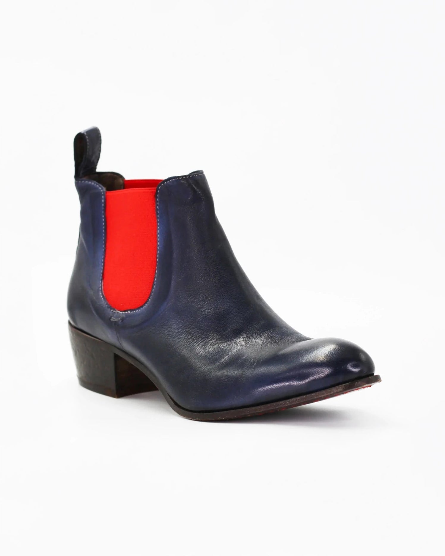 Shop Women's chelsea boot in calf leather marine blue (JPD33547/2) or browse our range of men's Italian clothing and shoes in leather in-store at Aliverti Cape Town, or shop online. We deliver in South Africa & offer multiple payment plans as well as accept multiple safe & secure payment methods.
