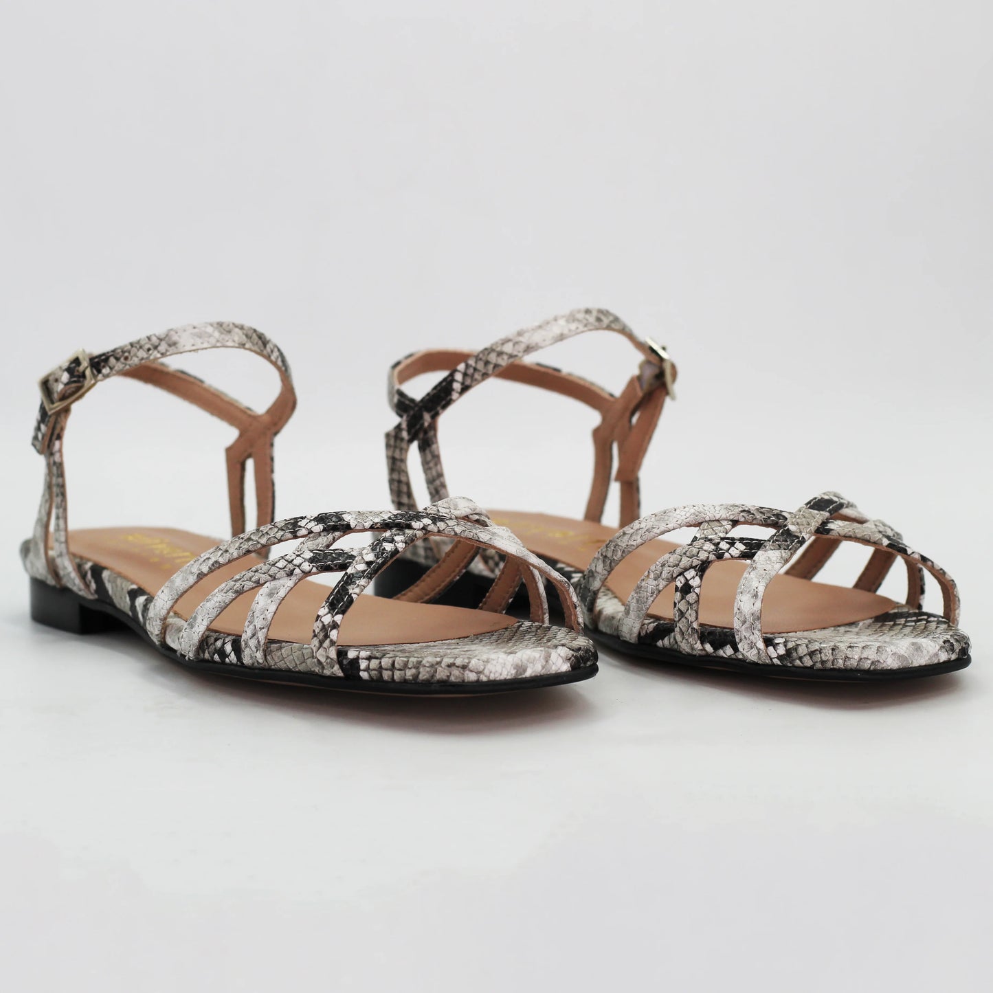 Shop women's sandals in calf leather pitone (Patty14) or browse our range of men's Italian clothing and shoes in leather in-store at Aliverti Cape Town, or shop online. We deliver in South Africa & offer multiple payment plans as well as accept multiple safe & secure payment methods.