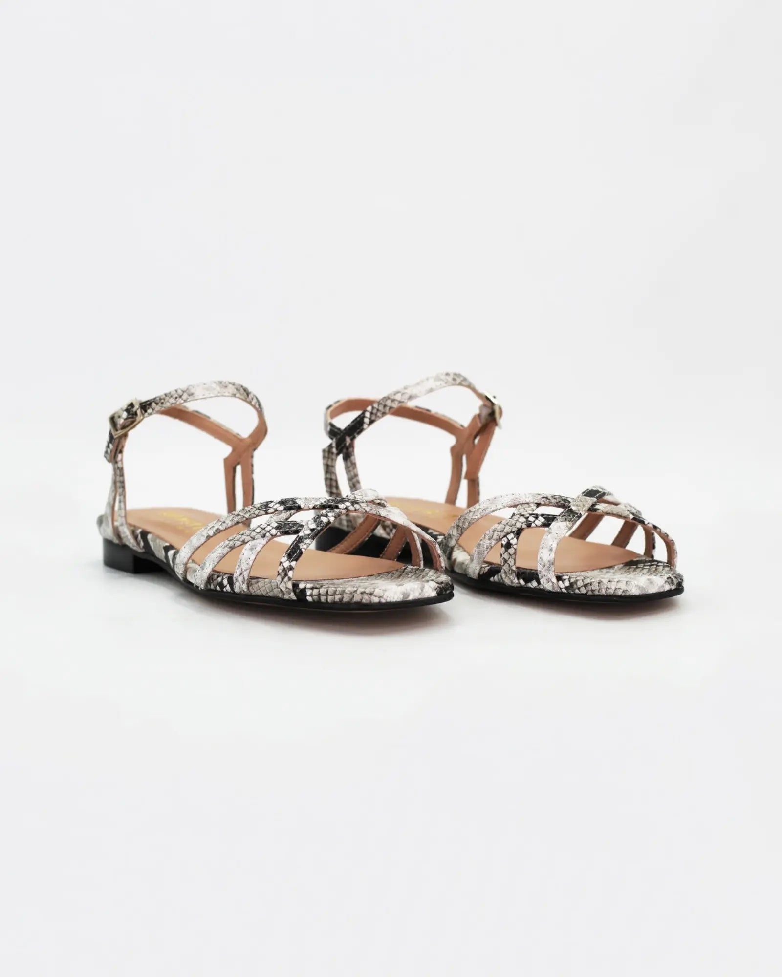 Shop women's sandals in calf leather pitone (Patty14) or browse our range of men's Italian clothing and shoes in leather in-store at Aliverti Cape Town, or shop online. We deliver in South Africa & offer multiple payment plans as well as accept multiple safe & secure payment methods.