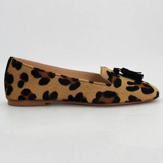 Shop women's pump in calf leather coral leopard (ESE328) or browse our range of men's Italian clothing and shoes in leather in-store at Aliverti Cape Town, or shop online. We deliver in South Africa & offer multiple payment plans as well as accept multiple safe & secure payment methods.