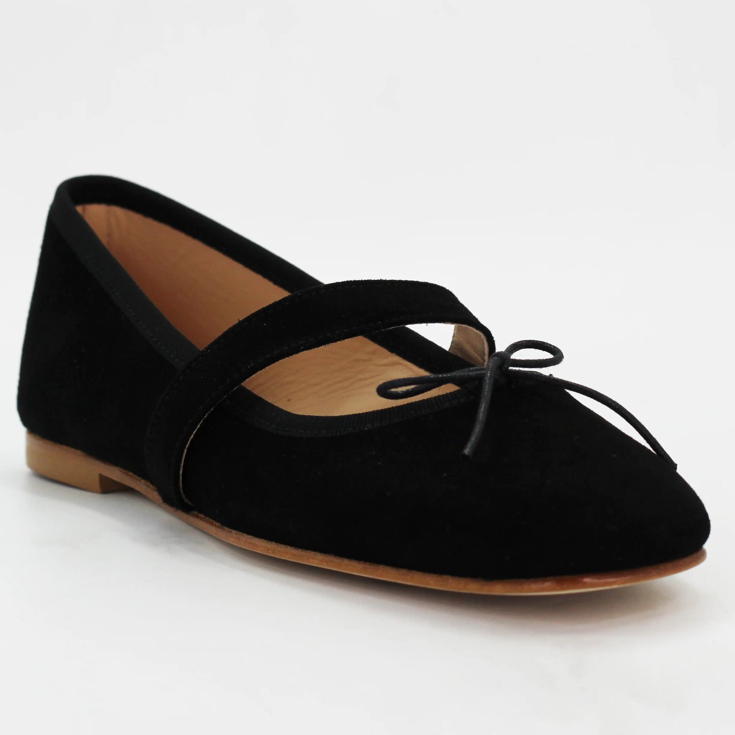 Shop Women's ballerina pump with strap in calf leather nero (ESEBA70) or browse our range of men's Italian clothing and shoes in leather in-store at Aliverti Cape Town, or shop online. We deliver in South Africa & offer multiple payment plans as well as accept multiple safe & secure payment methods.