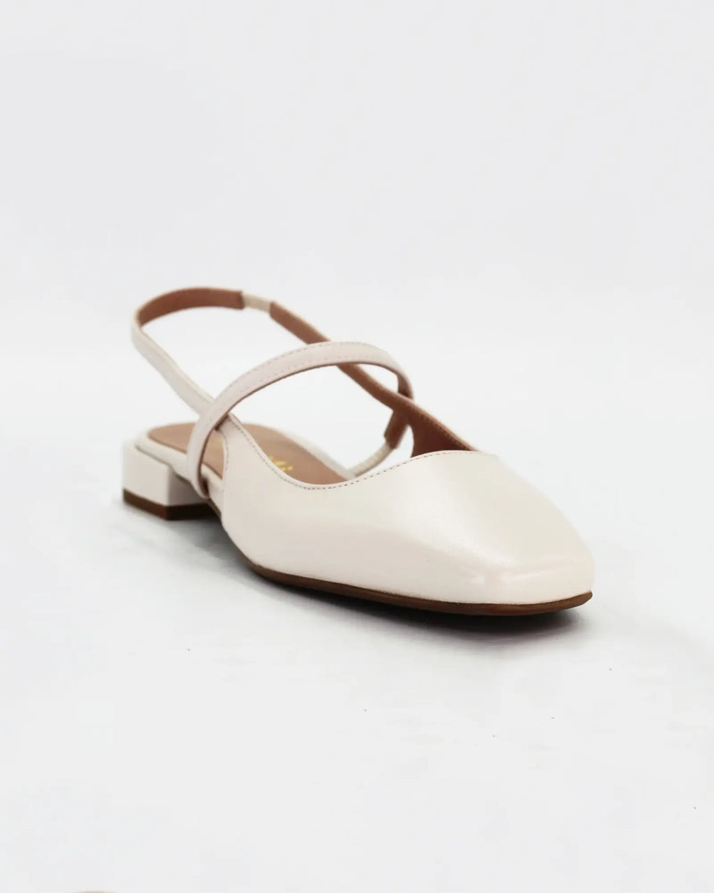 Shop women's slingback sandal in calf leather burro off-white (Daria 63) or browse our range of men's Italian clothing and shoes in leather in-store at Aliverti Cape Town, or shop online. We deliver in South Africa & offer multiple payment plans as well as accept multiple safe & secure payment methods.