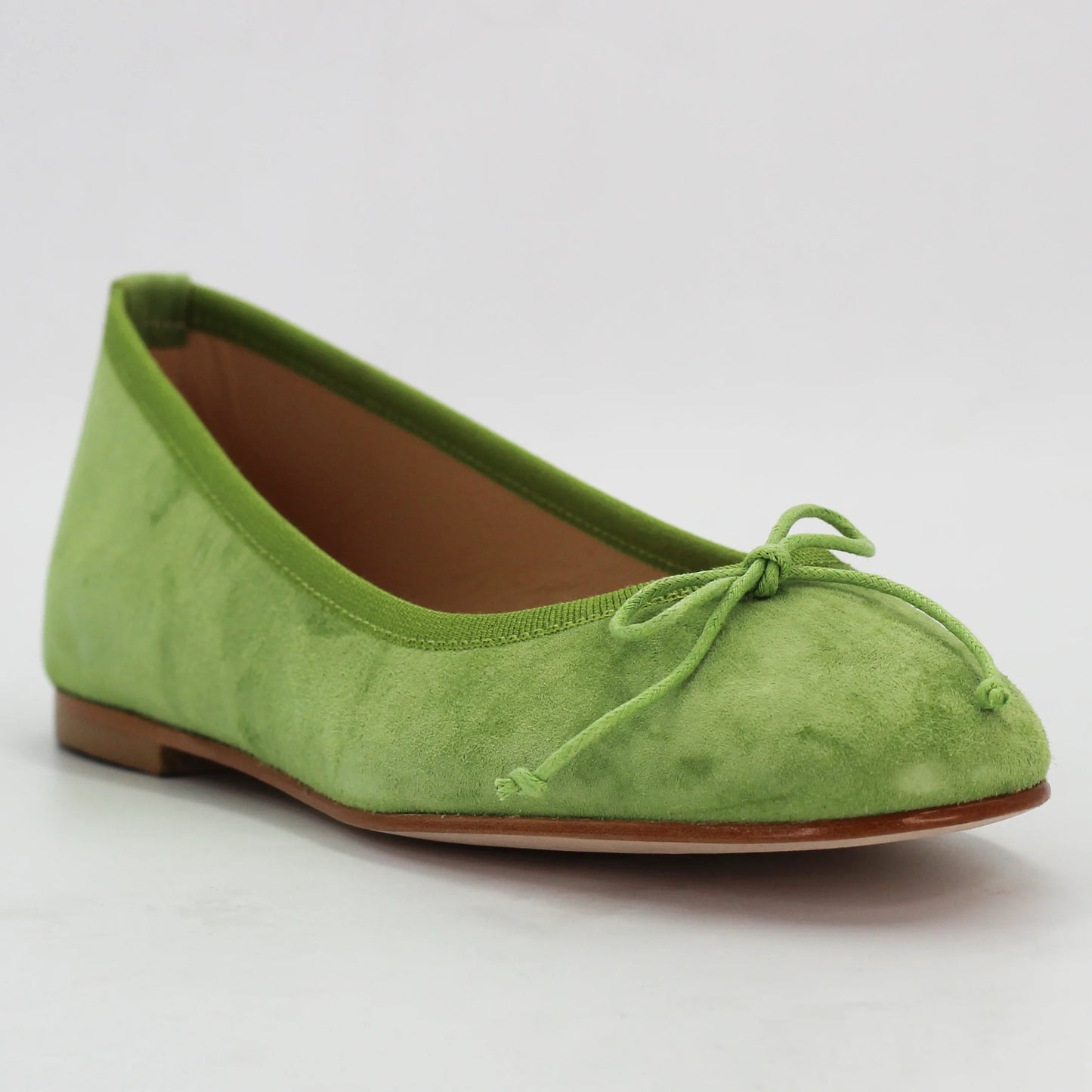 Shop Women's ballerina pump in calf leather suede acid (ESE429) or browse our range of men's Italian clothing and shoes in leather in-store at Aliverti Cape Town, or shop online. We deliver in South Africa & offer multiple payment plans as well as accept multiple safe & secure payment methods.