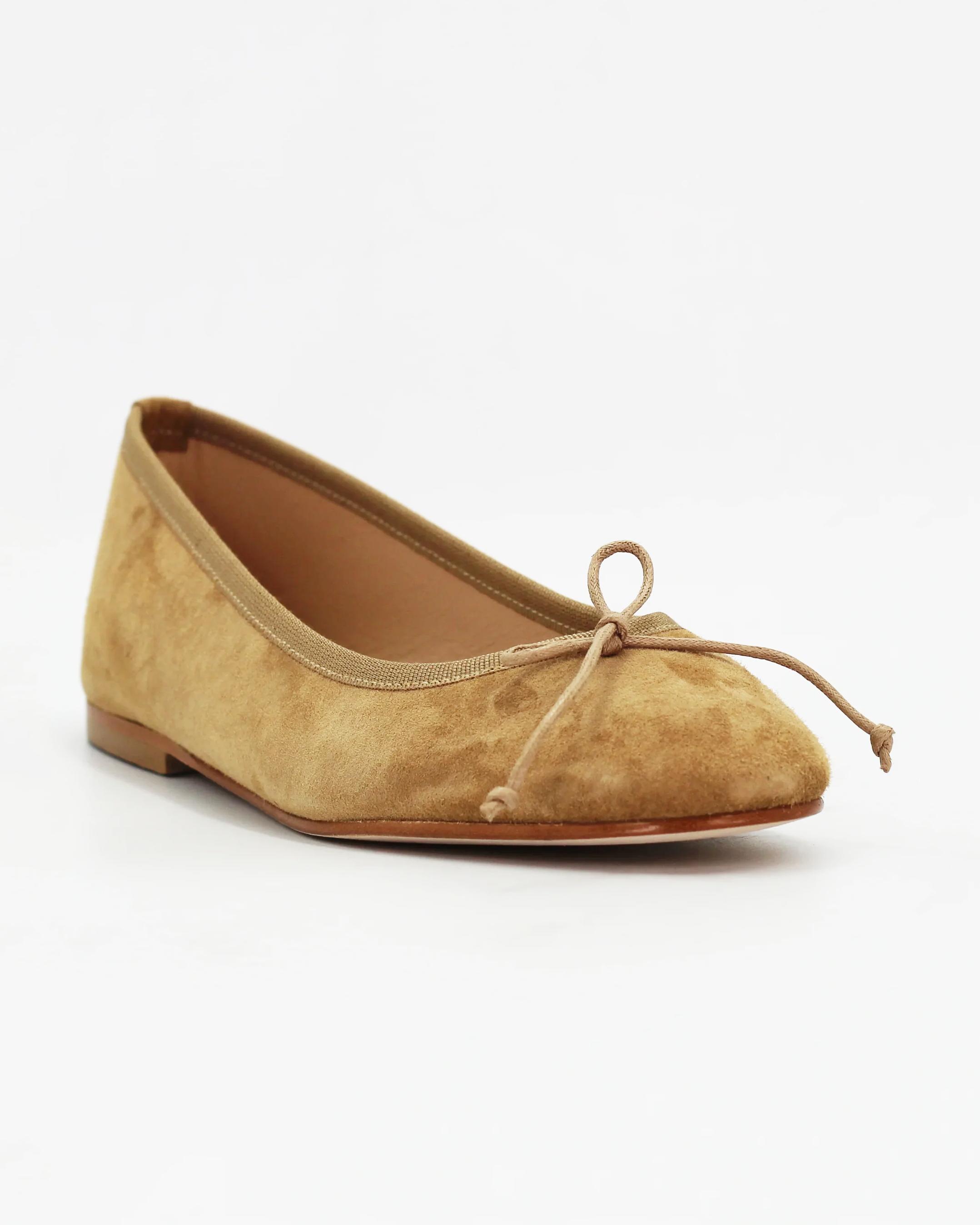 Shop women's ballerina pump in calf leather suede caramel (ESE429) or browse our range of men's Italian clothing and shoes in leather in-store at Aliverti Cape Town, or shop online. We deliver in South Africa & offer multiple payment plans as well as accept multiple safe & secure payment methods.