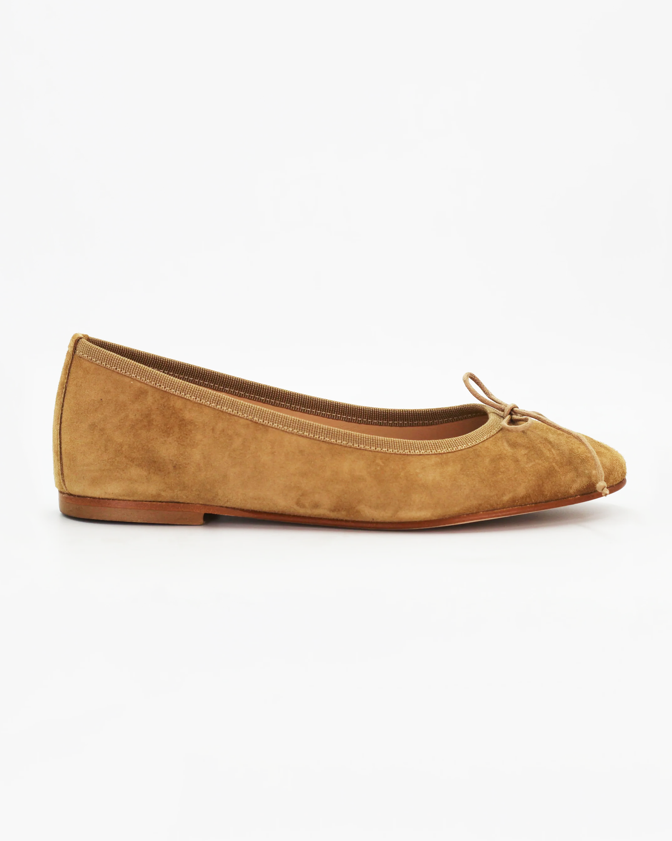 Shop women's ballerina pump in calf leather suede caramel (ESE429) or browse our range of men's Italian clothing and shoes in leather in-store at Aliverti Cape Town, or shop online. We deliver in South Africa & offer multiple payment plans as well as accept multiple safe & secure payment methods.