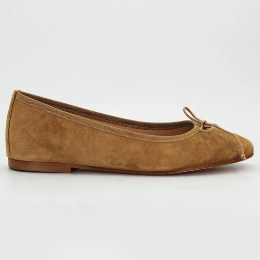 Shop women's ballerina pump in calf leather suede caramel (ESE429) or browse our range of men's Italian clothing and shoes in leather in-store at Aliverti Cape Town, or shop online. We deliver in South Africa & offer multiple payment plans as well as accept multiple safe & secure payment methods.