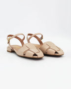 Shop women's woven sandal in calf leather mousse nude (Daria36) or browse our range of men's Italian clothing and shoes in leather in-store at Aliverti Cape Town, or shop online. We deliver in South Africa & offer multiple payment plans as well as accept multiple safe & secure payment methods.