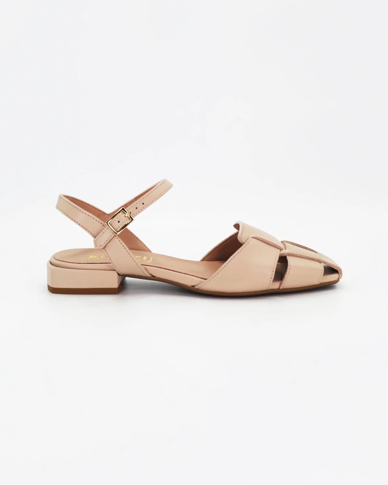Shop women's woven sandal in calf leather mousse nude (Daria36) or browse our range of men's Italian clothing and shoes in leather in-store at Aliverti Cape Town, or shop online. We deliver in South Africa & offer multiple payment plans as well as accept multiple safe & secure payment methods.