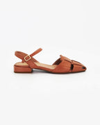 Shop women's woven sandal in calf leather praline light brown (Daria36) or browse our range of men's Italian clothing and shoes in leather in-store at Aliverti Cape Town, or shop online. We deliver in South Africa & offer multiple payment plans as well as accept multiple safe & secure payment methods.