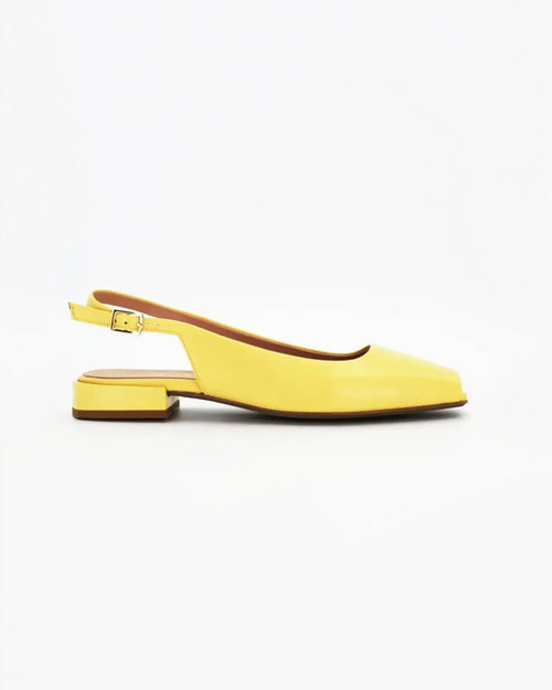 Shop women's slingback sandal in calf leather light yellow (Daria 64) or browse our range of men's Italian clothing and shoes in leather in-store at Aliverti Cape Town, or shop online. We deliver in South Africa & offer multiple payment plans as well as accept multiple safe & secure payment methods.