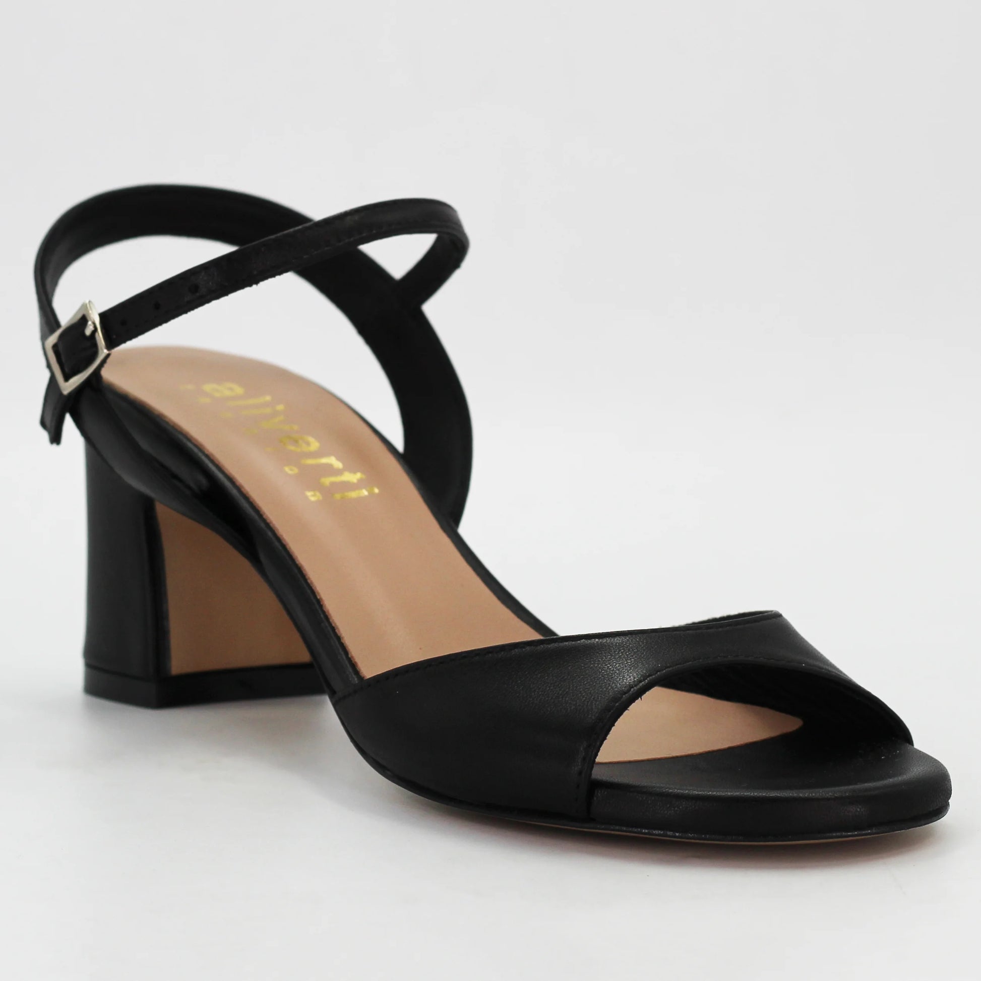 Shop women's block heel in calf leather nero (Rivoli2) or browse our range of men's Italian clothing and shoes in leather in-store at Aliverti Cape Town, or shop online. We deliver in South Africa & offer multiple payment plans as well as accept multiple safe & secure payment methods.