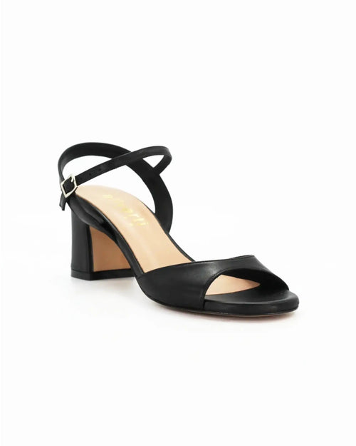 Shop women's block heel in calf leather nero (Rivoli2) or browse our range of men's Italian clothing and shoes in leather in-store at Aliverti Cape Town, or shop online. We deliver in South Africa & offer multiple payment plans as well as accept multiple safe & secure payment methods.