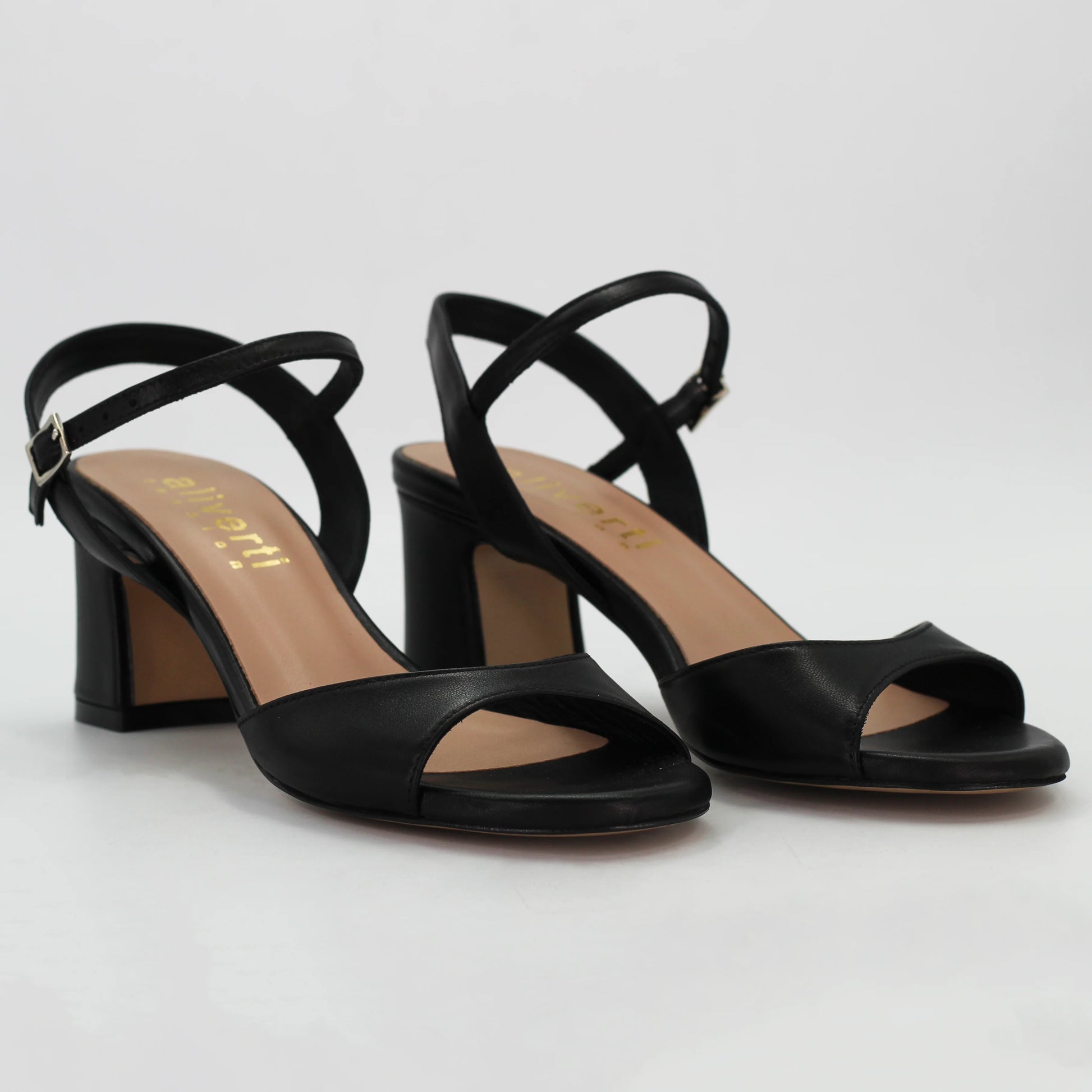 Shop women's block heel in calf leather nero (Rivoli2) or browse our range of men's Italian clothing and shoes in leather in-store at Aliverti Cape Town, or shop online. We deliver in South Africa & offer multiple payment plans as well as accept multiple safe & secure payment methods.