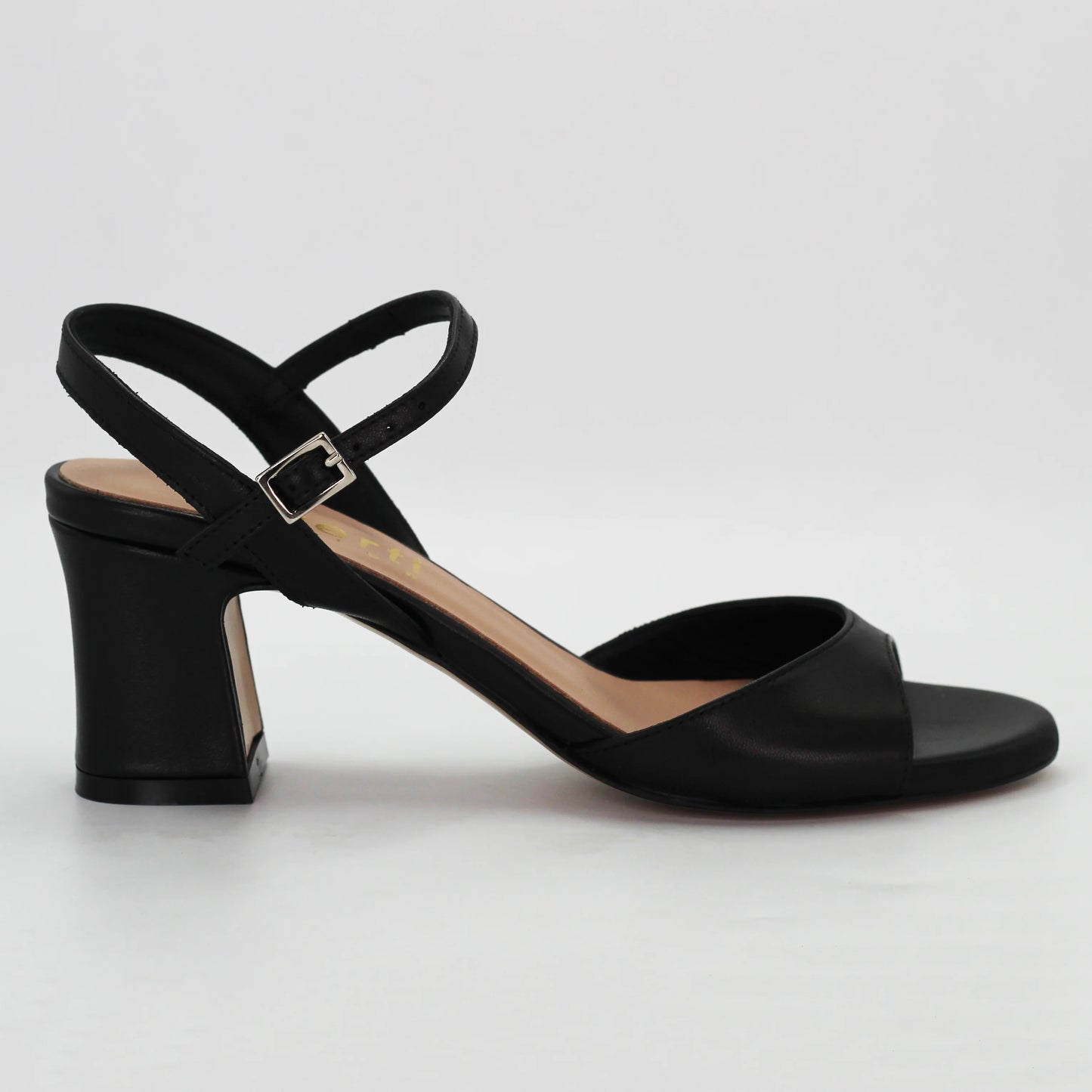 Shop women's block heel in calf leather nero (Rivoli2) or browse our range of men's Italian clothing and shoes in leather in-store at Aliverti Cape Town, or shop online. We deliver in South Africa & offer multiple payment plans as well as accept multiple safe & secure payment methods.