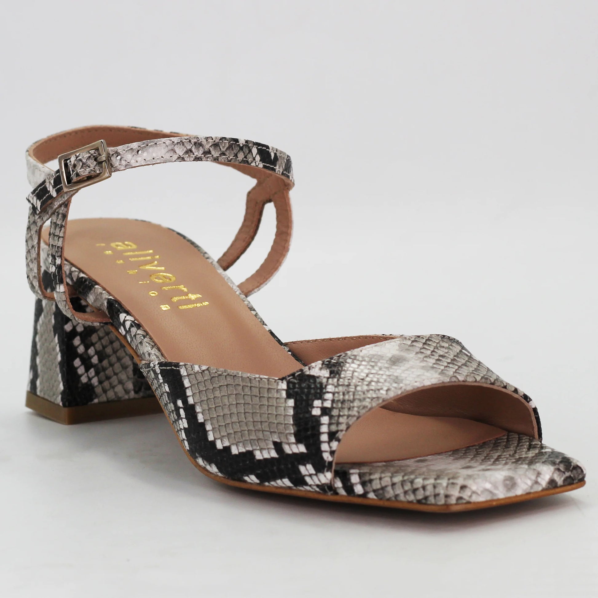 Shop women's block heel in calf leather pitone (Opera11) or browse our range of men's Italian clothing and shoes in leather in-store at Aliverti Cape Town, or shop online. We deliver in South Africa & offer multiple payment plans as well as accept multiple safe & secure payment methods.