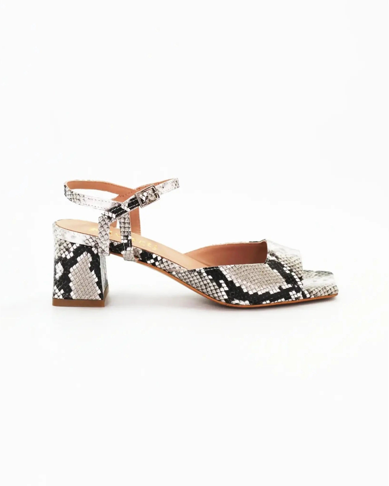 Shop women's block heel in calf leather pitone (Opera11) or browse our range of men's Italian clothing and shoes in leather in-store at Aliverti Cape Town, or shop online. We deliver in South Africa & offer multiple payment plans as well as accept multiple safe & secure payment methods.
