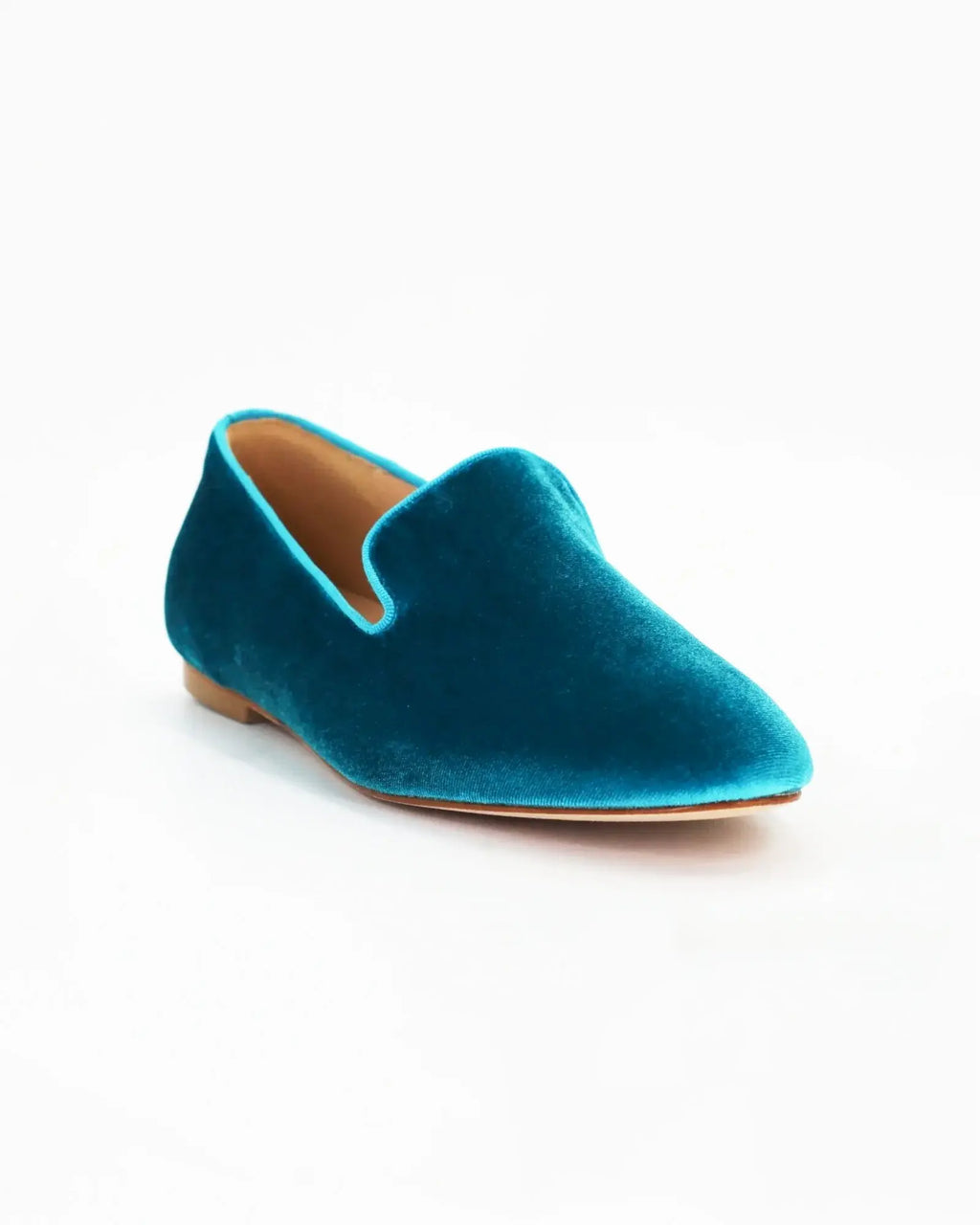 Shop women's velvet slipper in turchese (E506) or browse our range of men's Italian clothing and shoes in leather in-store at Aliverti Cape Town, or shop online. We deliver in South Africa & offer multiple payment plans as well as accept multiple safe & secure payment methods.