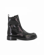 Shop women's laceless boot in calf leather nero (JP35773/23) or browse our range of men's Italian clothing and shoes in leather in-store at Aliverti Cape Town, or shop online. We deliver in South Africa & offer multiple payment plans as well as accept multiple safe & secure payment methods.