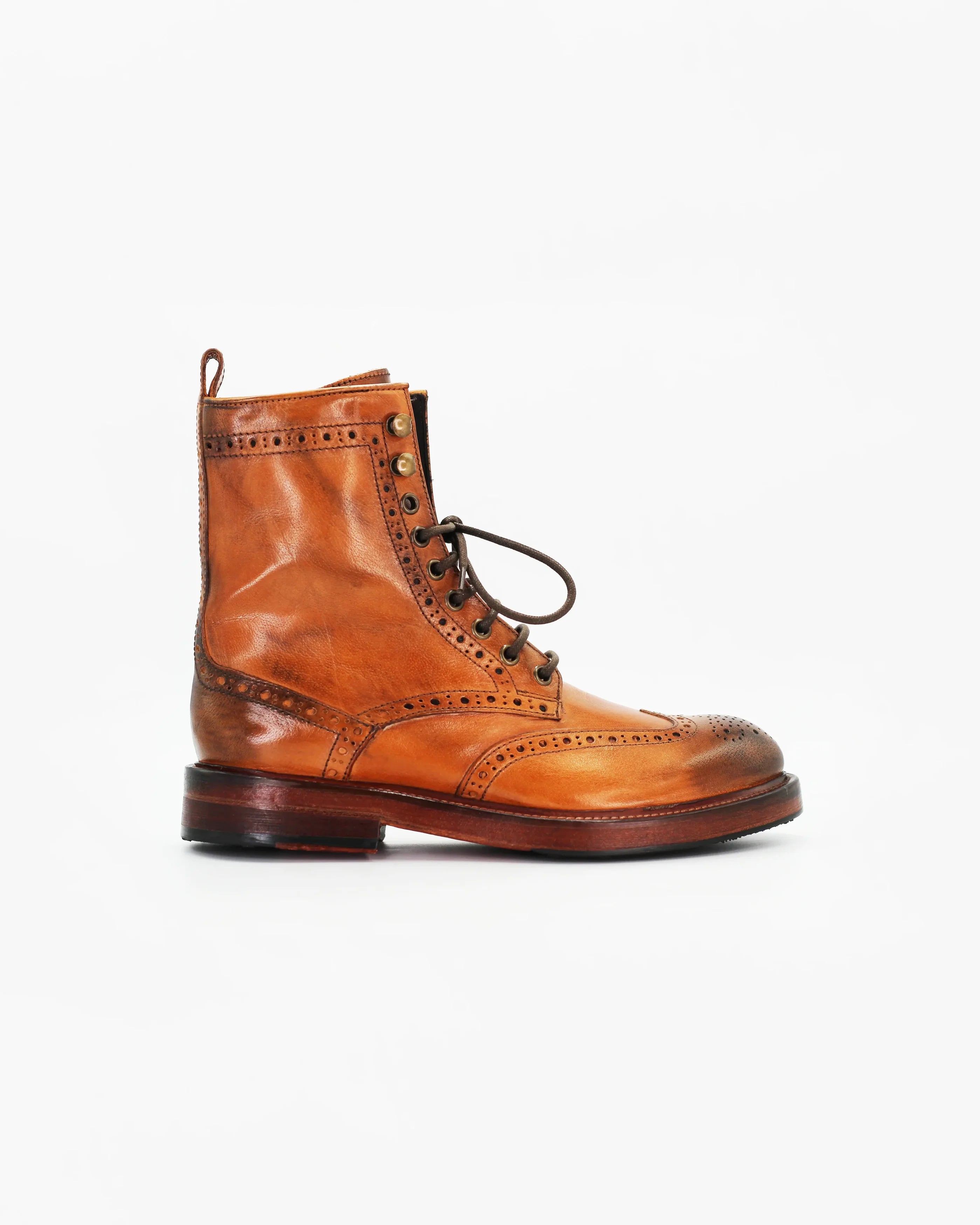 Shop women's brogue ankle boot in calf leather cuoio (JP35773/39) or browse our range of men's Italian clothing and shoes in leather in-store at Aliverti Cape Town, or shop online. We deliver in South Africa & offer multiple payment plans as well as accept multiple safe & secure payment methods.