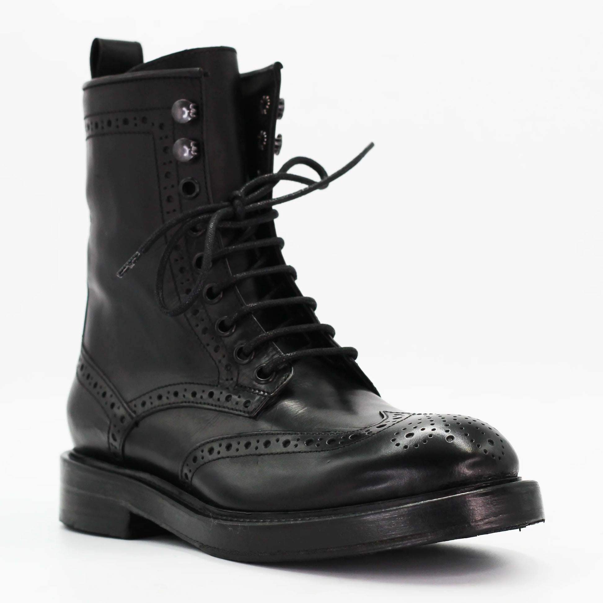 Shop women's brogue ankle boot in calf leather nero (JP35773/39) or browse our range of men's Italian clothing and shoes in leather in-store at Aliverti Cape Town, or shop online. We deliver in South Africa & offer multiple payment plans as well as accept multiple safe & secure payment methods.