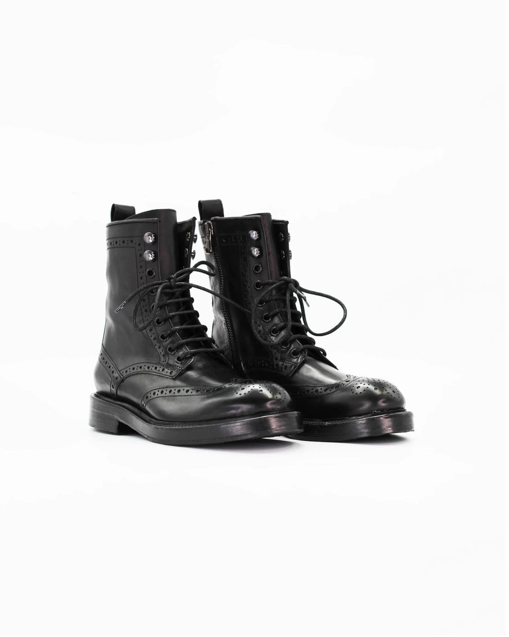 Shop women's brogue ankle boot in calf leather nero (JP35773/39) or browse our range of men's Italian clothing and shoes in leather in-store at Aliverti Cape Town, or shop online. We deliver in South Africa & offer multiple payment plans as well as accept multiple safe & secure payment methods.